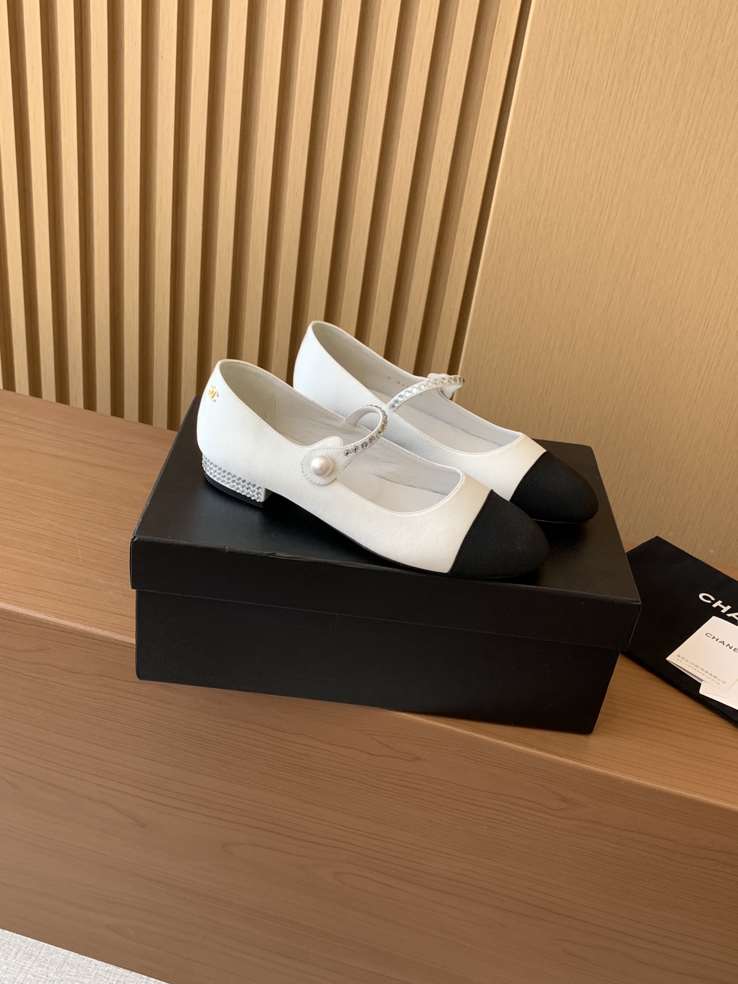 Bagsaaa Ch**el Mary Janes G45877 White Strass