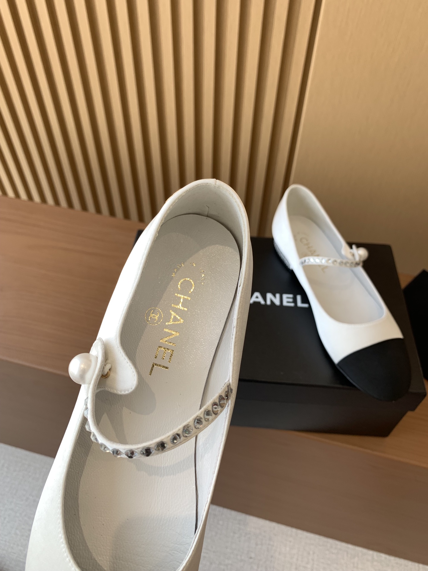 Bagsaaa Ch**el Mary Janes G45877 White Strass