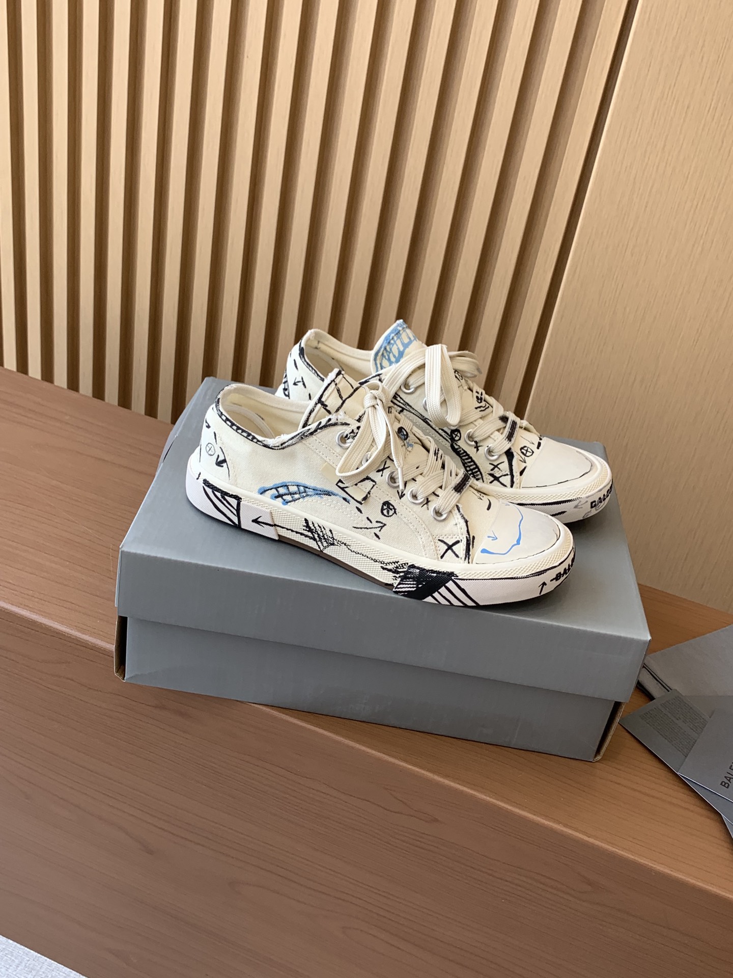Bagsaaa Ba1en*iaga Canvas Paris Sneakers