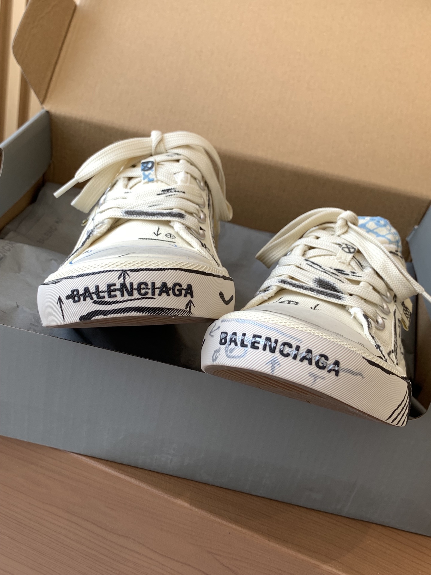 Bagsaaa Ba1en*iaga Canvas Paris Sneakers