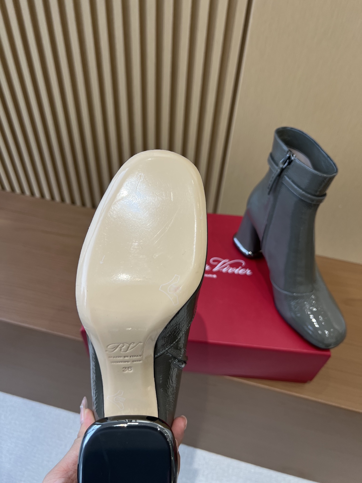 Bagsaaa Roger Vivier Viv