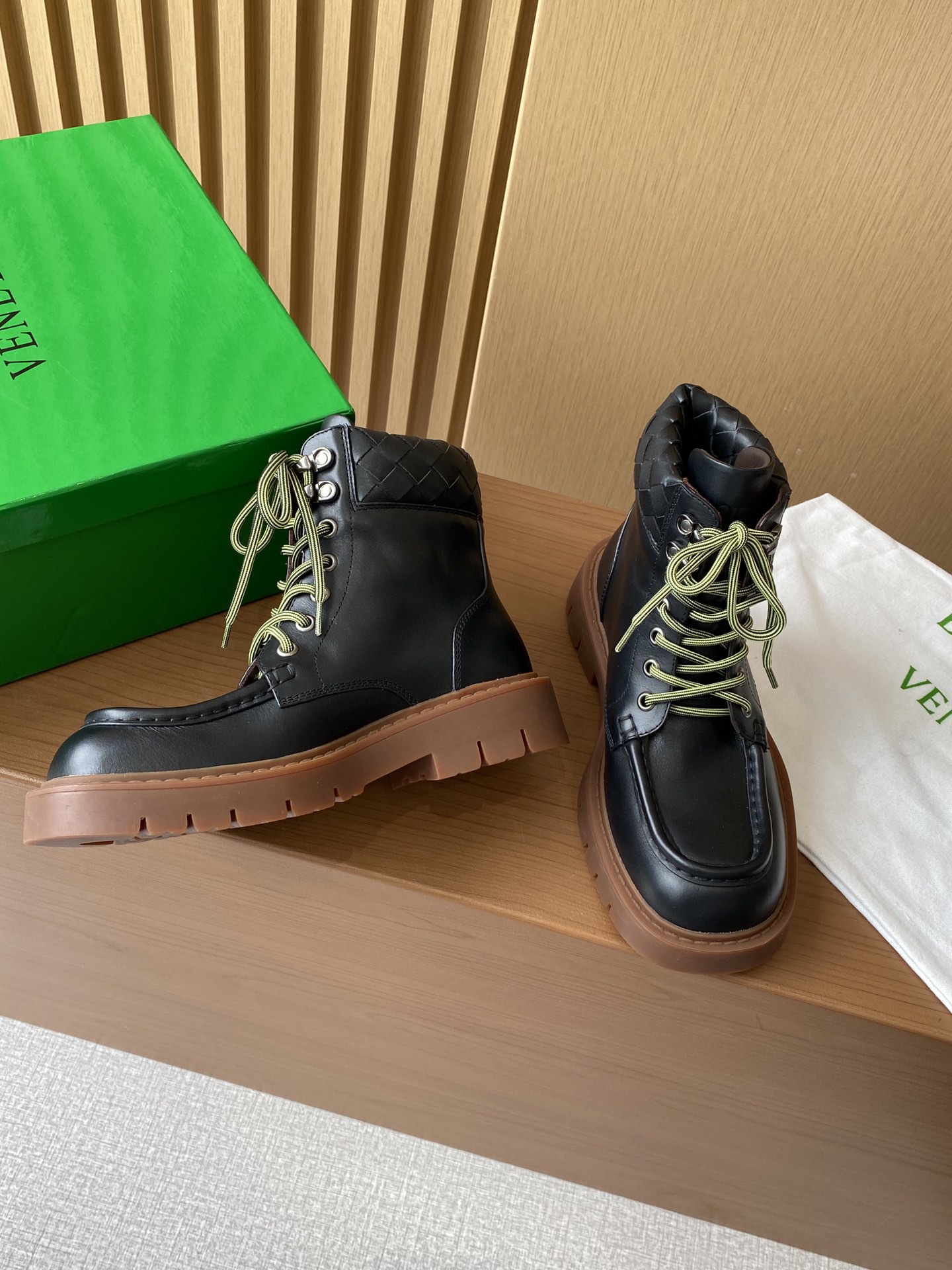 Bagsaaa B0tt*ga Ven*ta Haddock Lace-Up Ankle Boot Black