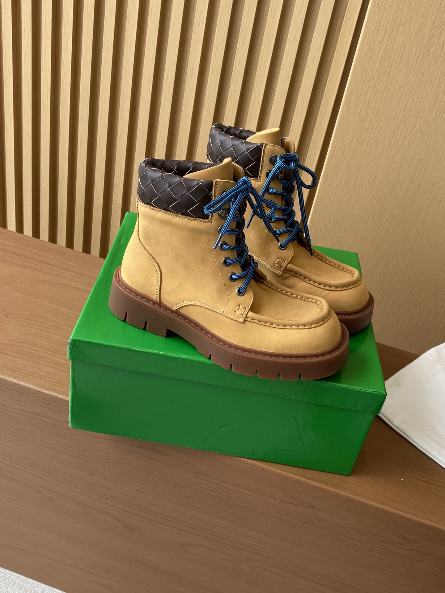 Bagsaaa B0tt*ga Ven*ta Haddock Lace-Up Ankle Boot Yelllow