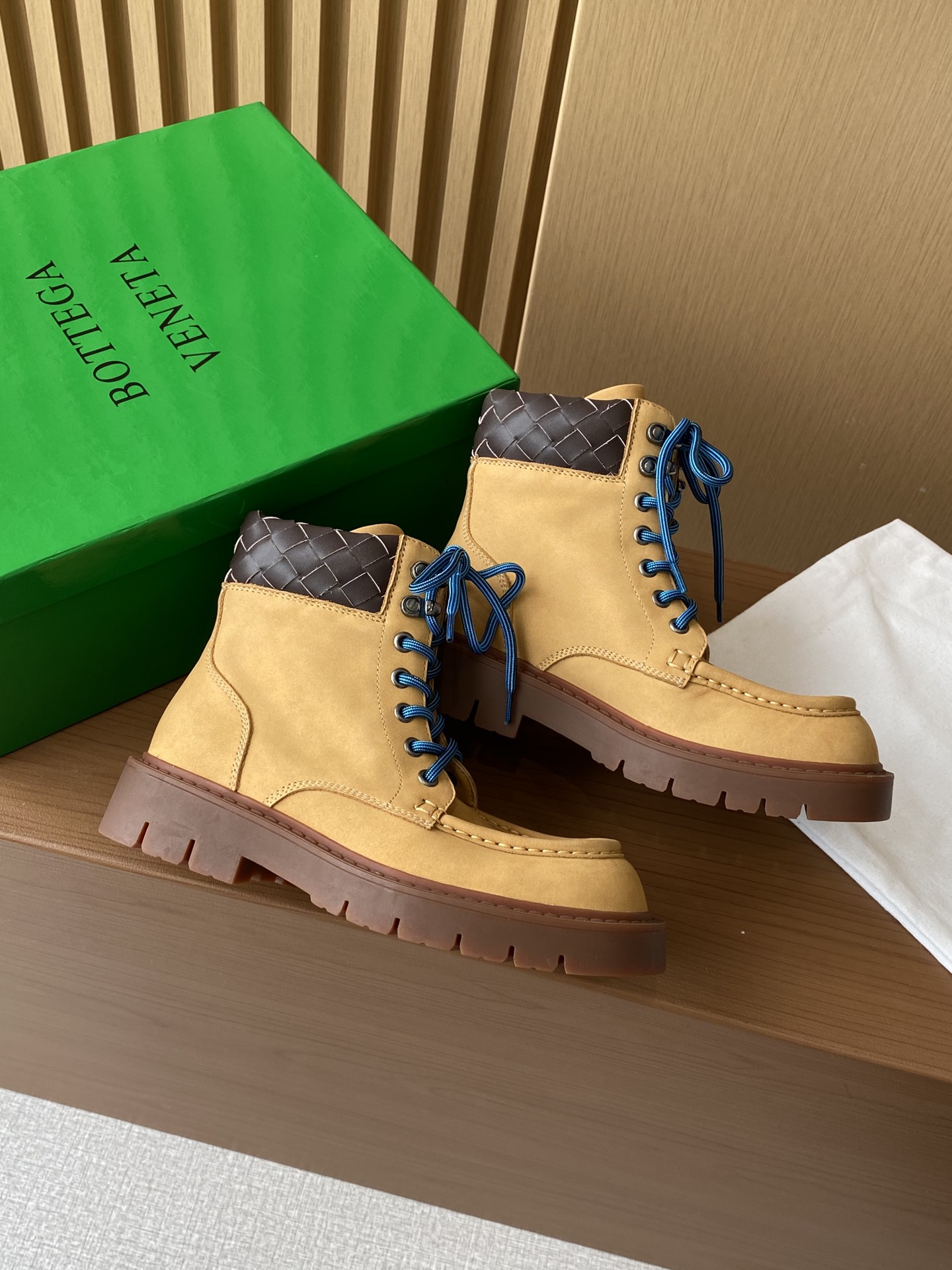 Bagsaaa B0tt*ga Ven*ta Haddock Lace-Up Ankle Boot Yelllow