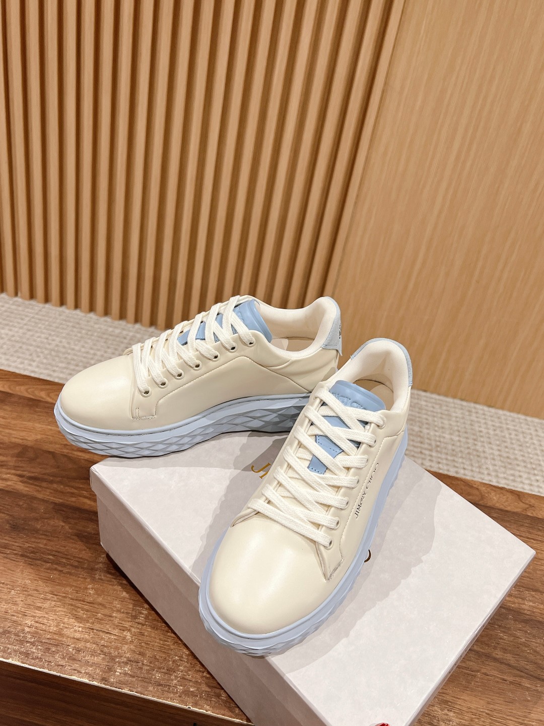 Bagsaaa J1m*y Ch00 Malbon D1am0nd Golf/F Latte and Blue Leather Trainers