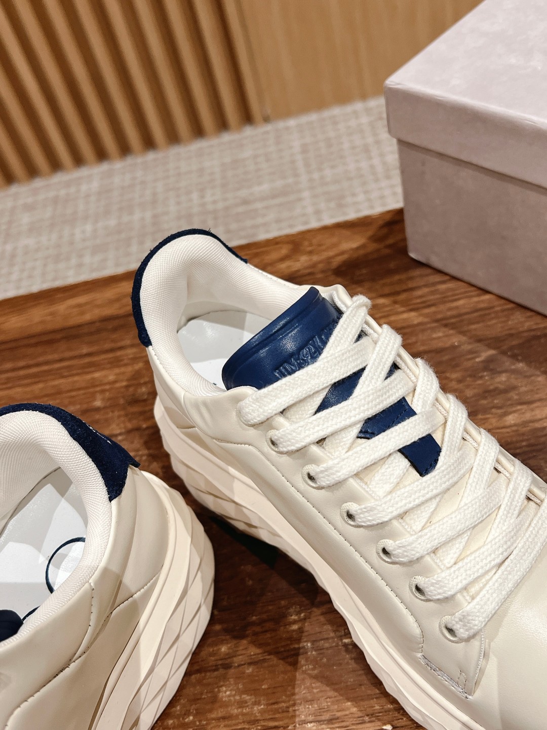 Bagsaaa J1m*y Ch00 Malbon D1am0nd Golf/F Latte and Navy Leather Trainers