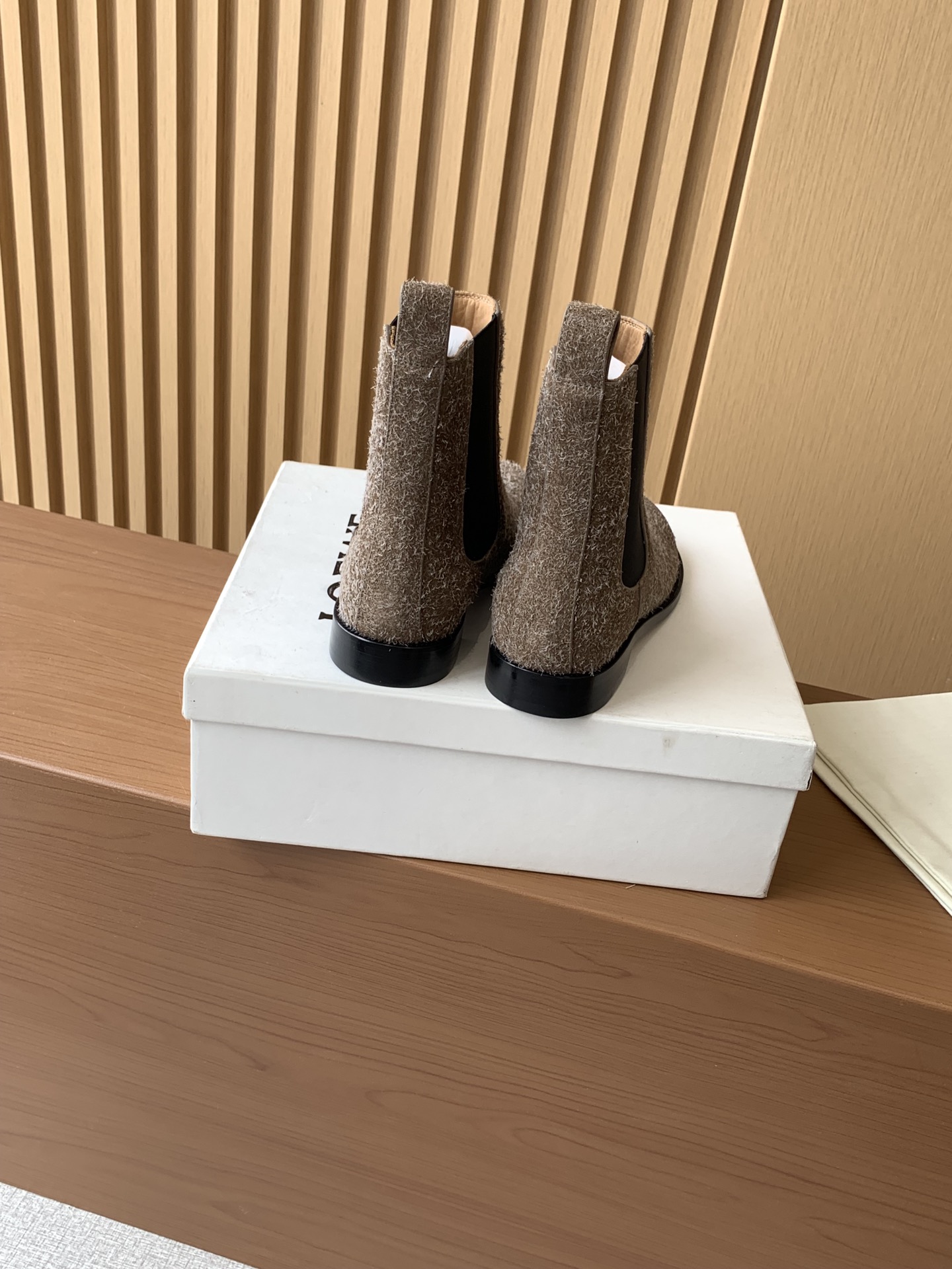 Bagsaaa L0ew* Campo Chelsea boot in brushed suede beige