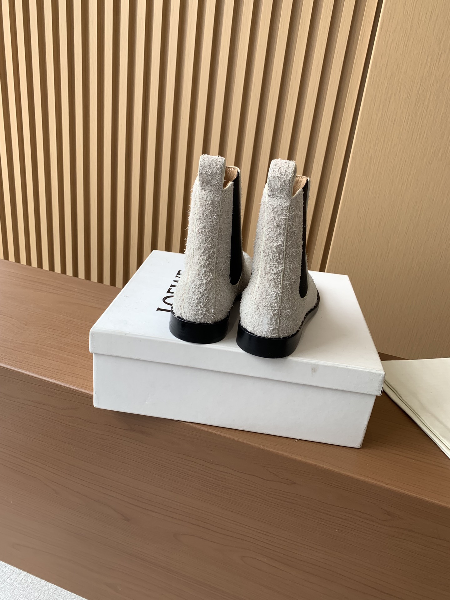 Bagsaaa L0ew* Campo Chelsea boot in brushed suede white