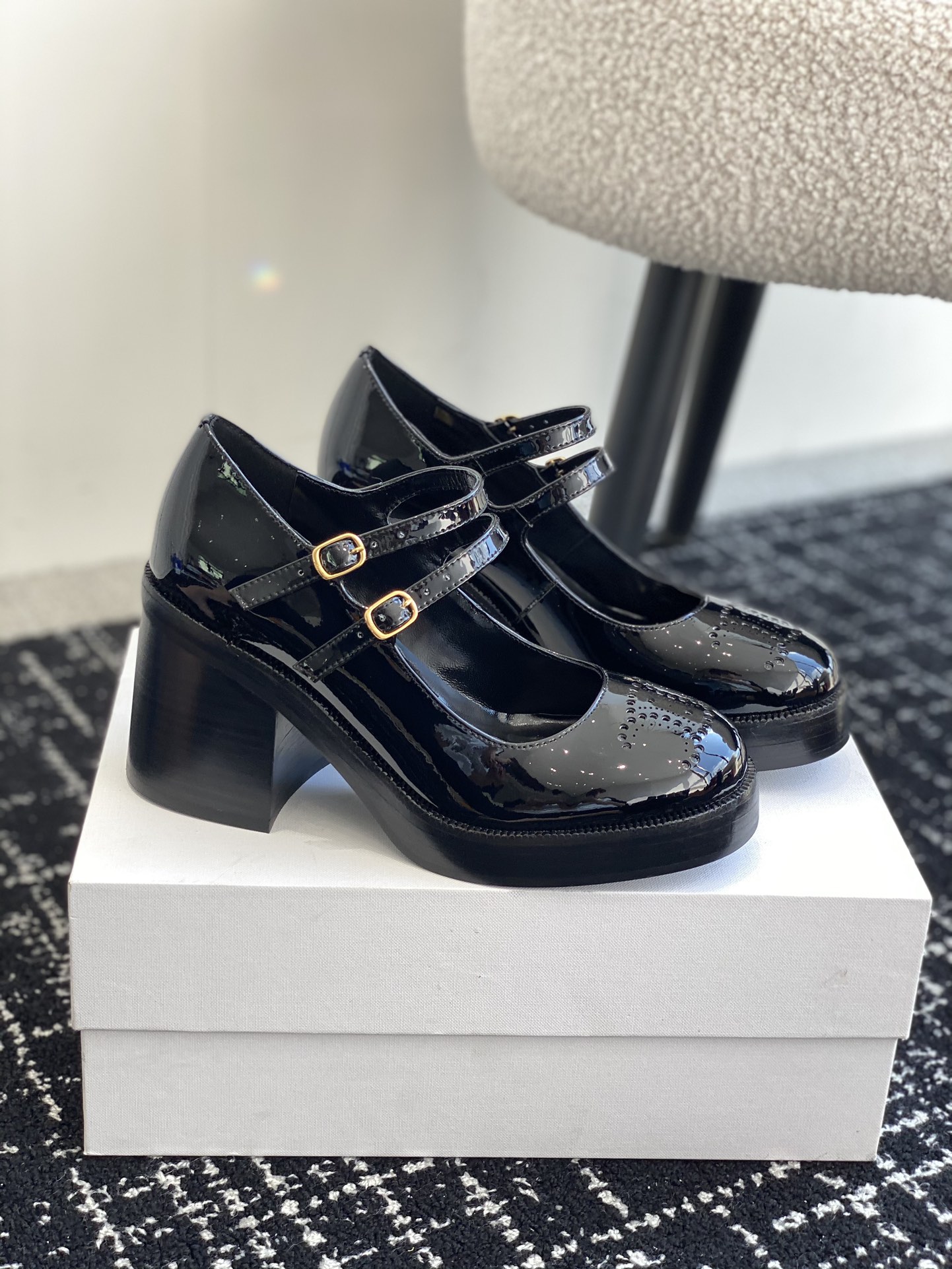 Bagsaaa Ce1i*e Tess Babies In Patent Calfskin Black