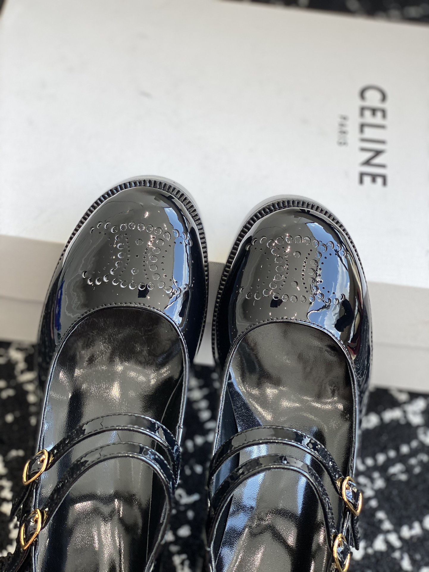 Bagsaaa Ce1i*e Tess Babies In Patent Calfskin Black