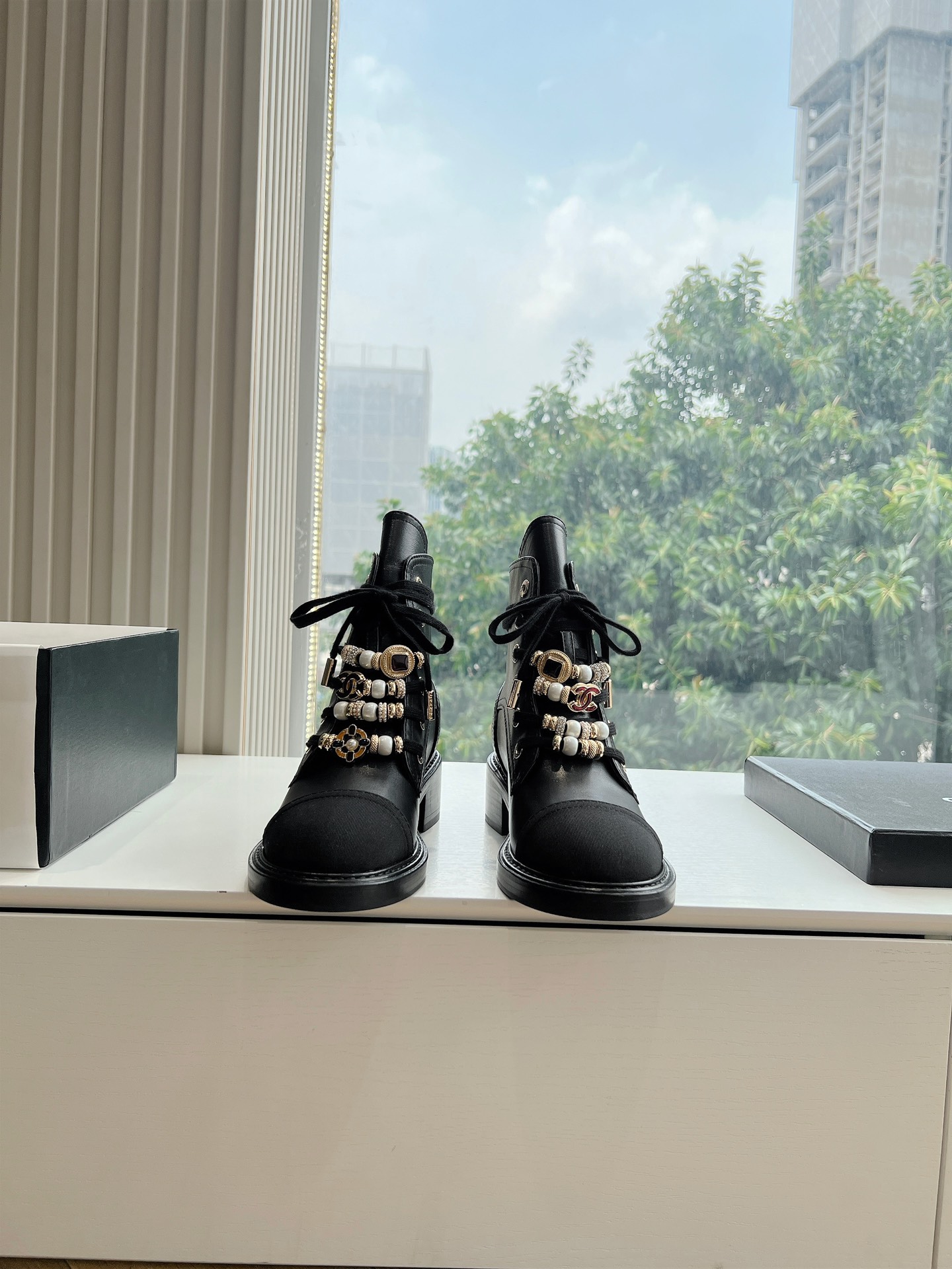 Bagsaaa Ch**el Combat Boots Black Calfskin Strass & Metal G45856