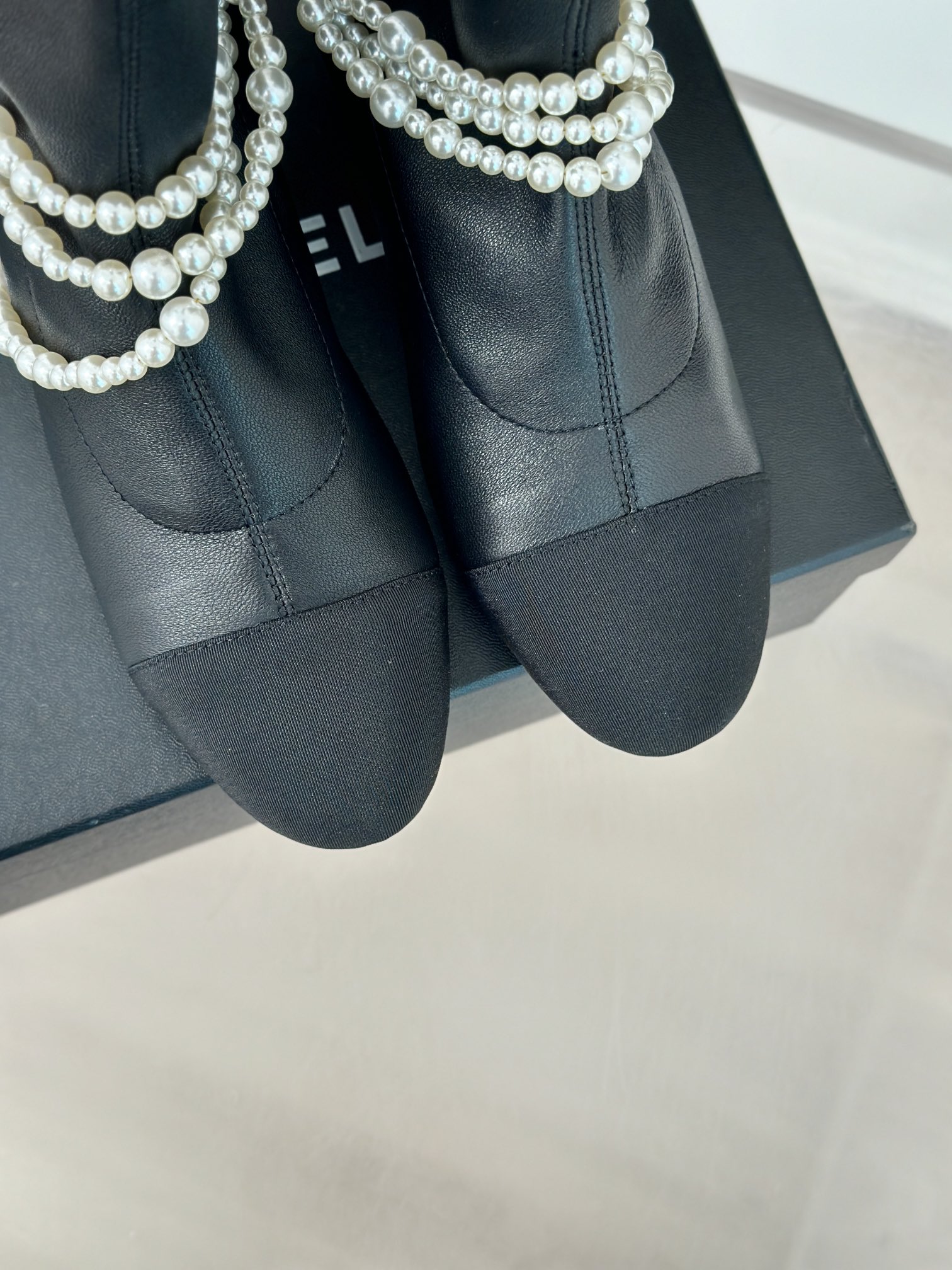 Bagsaaa Ch**el Short Boots Black & Imitation Pearls G45794