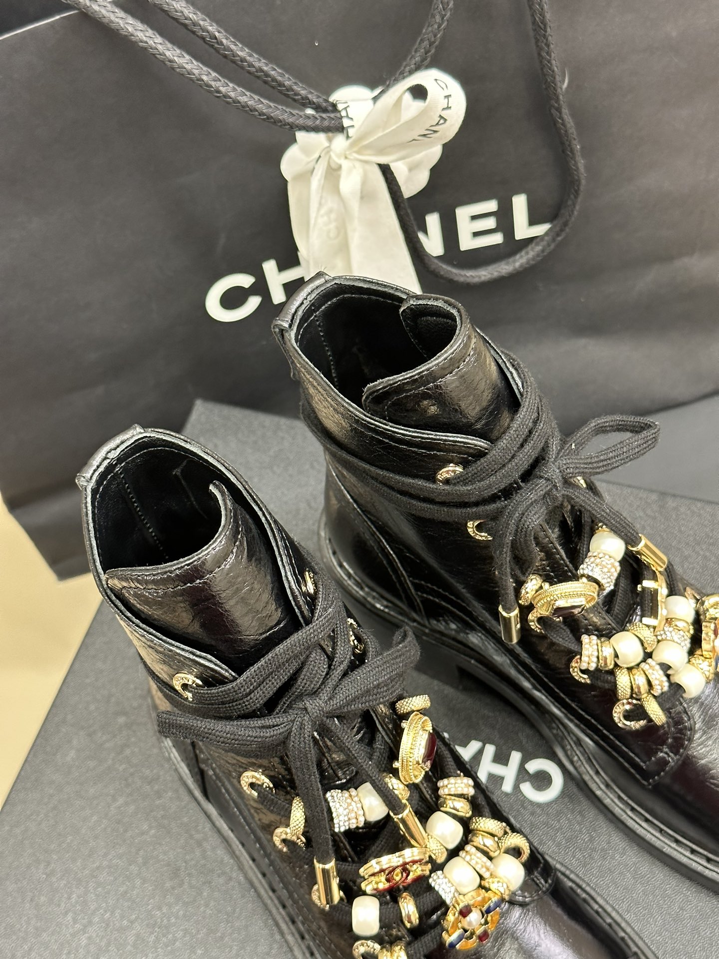 Bagsaaa Ch**el Combat Boots Black Calfskin Strass & Metal G45856
