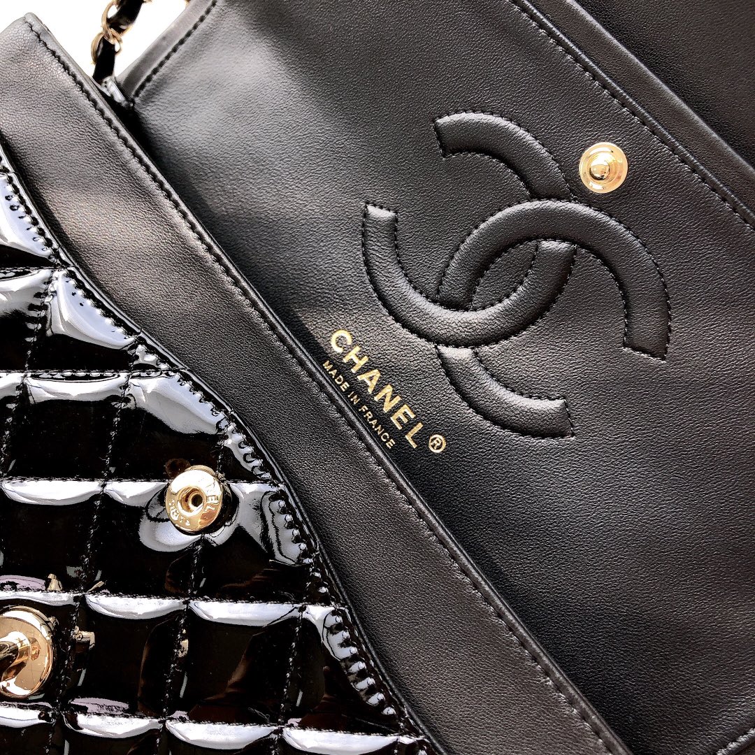 Bagsaaa Ch**el Flap Bag Black Patent & Gold Hardware - 25cm
