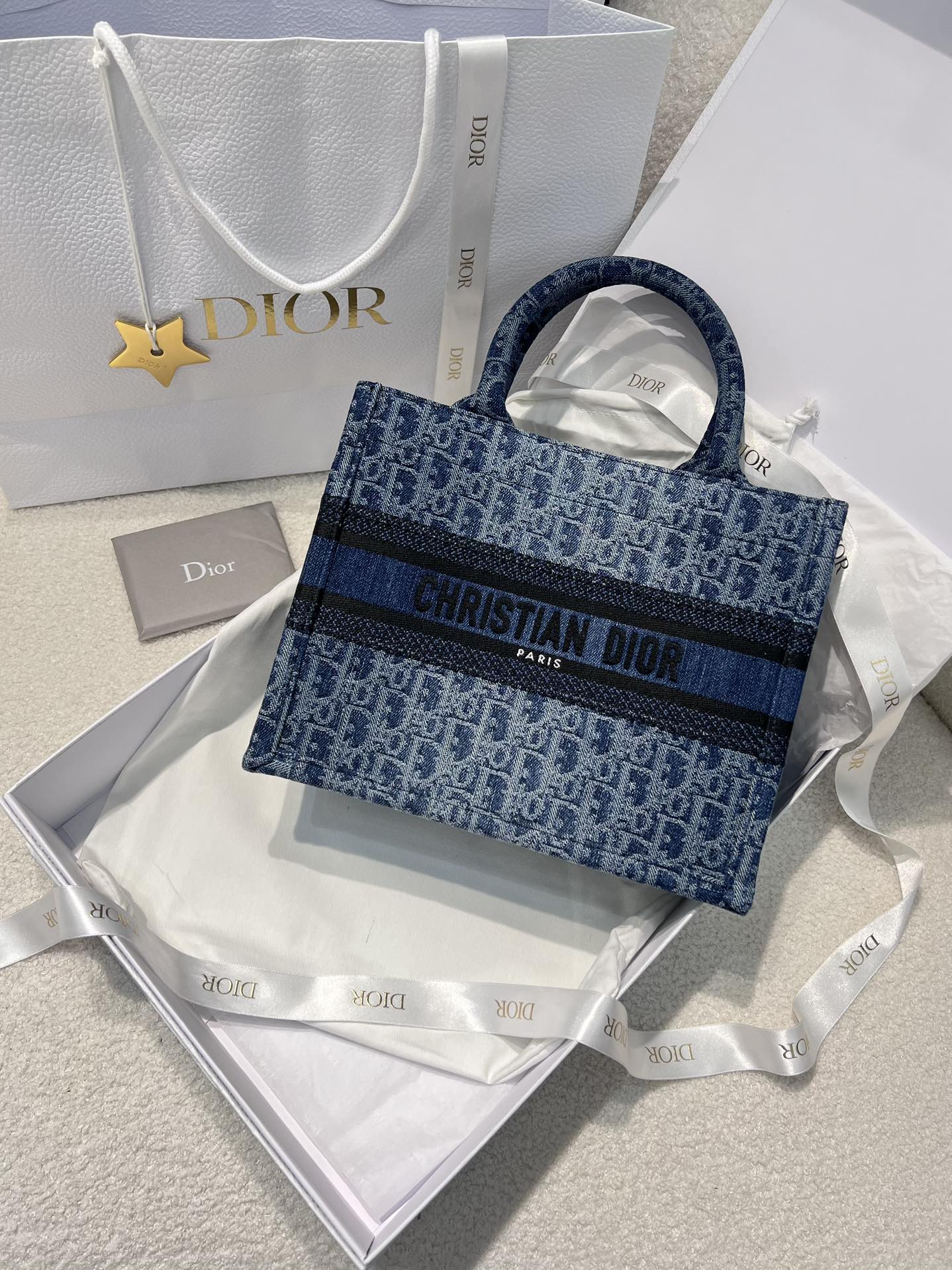 Bagsaaa D10r Small Book Tote Blue Denim D10r Oblique Jacquard - 26.5 x 22 x 14 cm