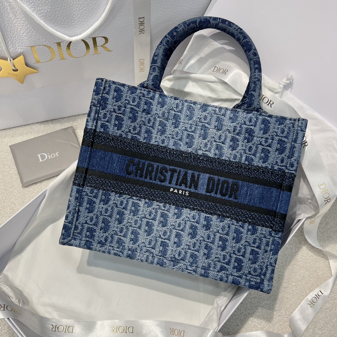 Bagsaaa D10r Small Book Tote Blue Denim D10r Oblique Jacquard - 26.5 x 22 x 14 cm