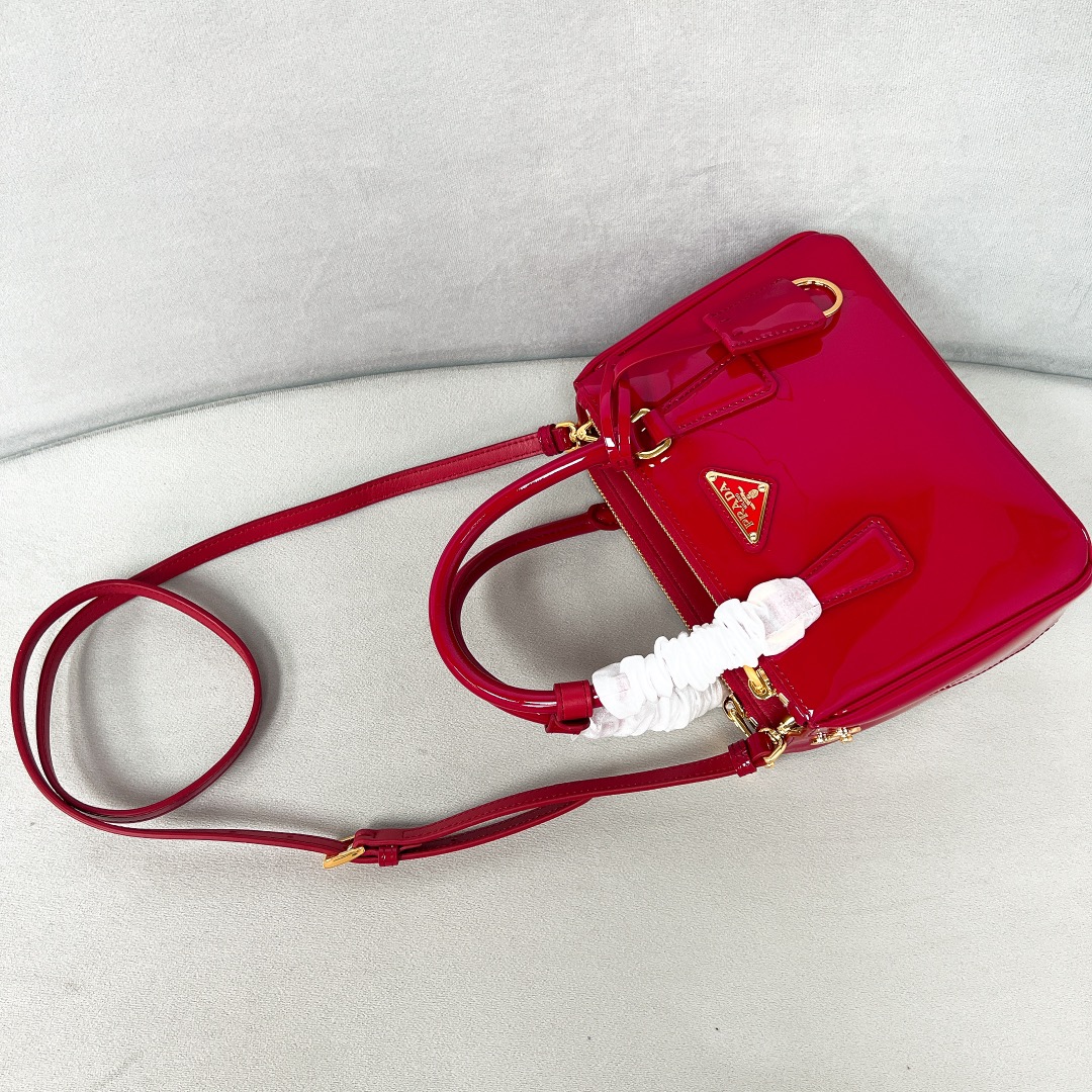 Bagsaaa Pra*a Galleria patent leather mini bag cherry red - 20*14.5*9.5 cm
