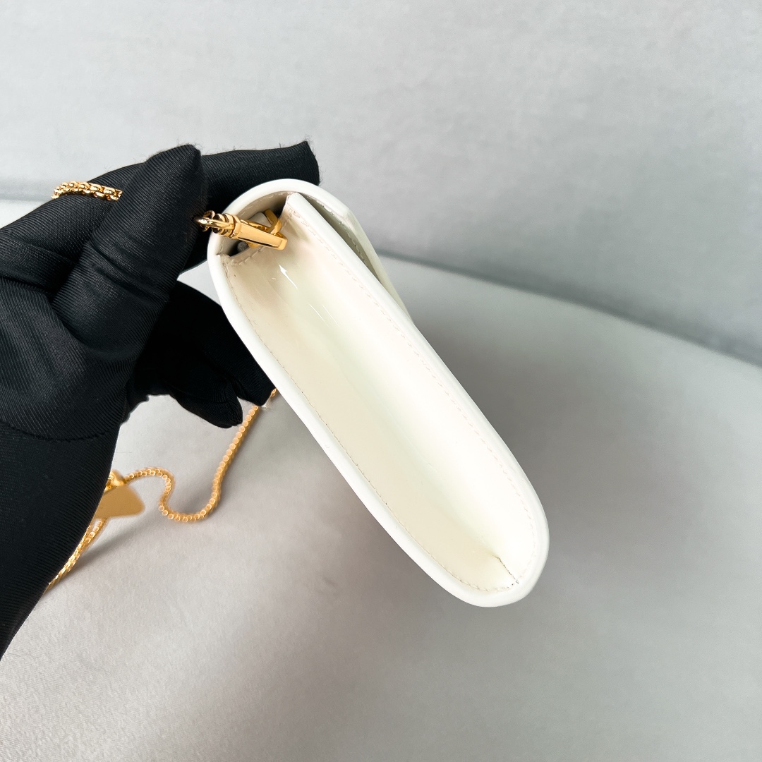 Bagsaaa Pra*a Patent leather mini-bag ivory - 20*11.5cm