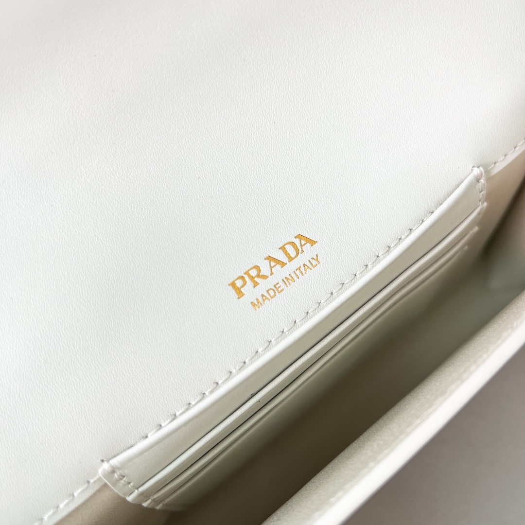 Bagsaaa Pra*a Patent leather mini-bag ivory - 20*11.5cm