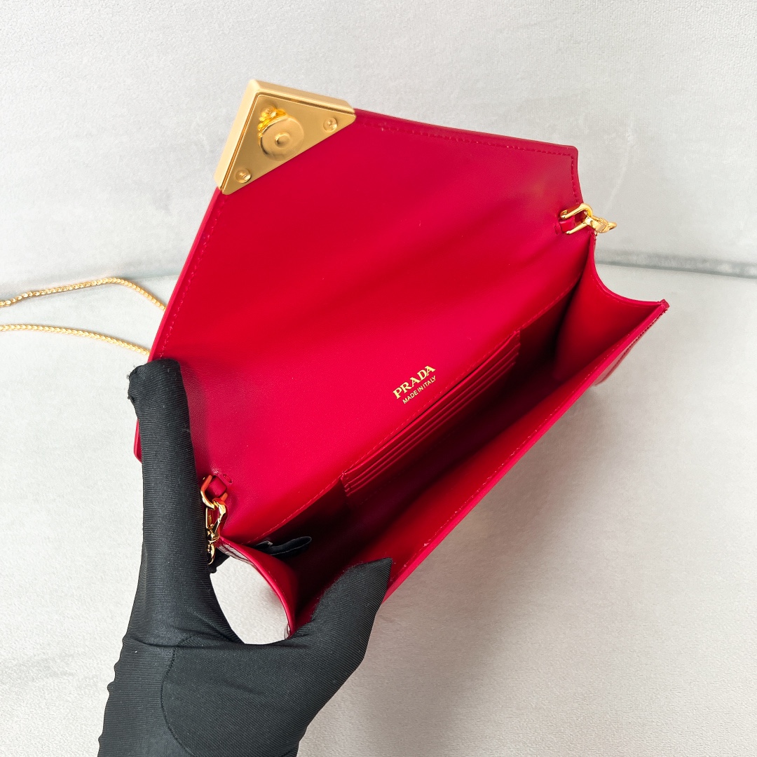 Bagsaaa Pra*a Patent leather mini-bag red - 20*11.5cm