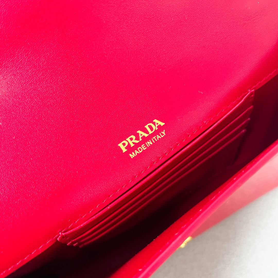 Bagsaaa Pra*a Patent leather mini-bag red - 20*11.5cm