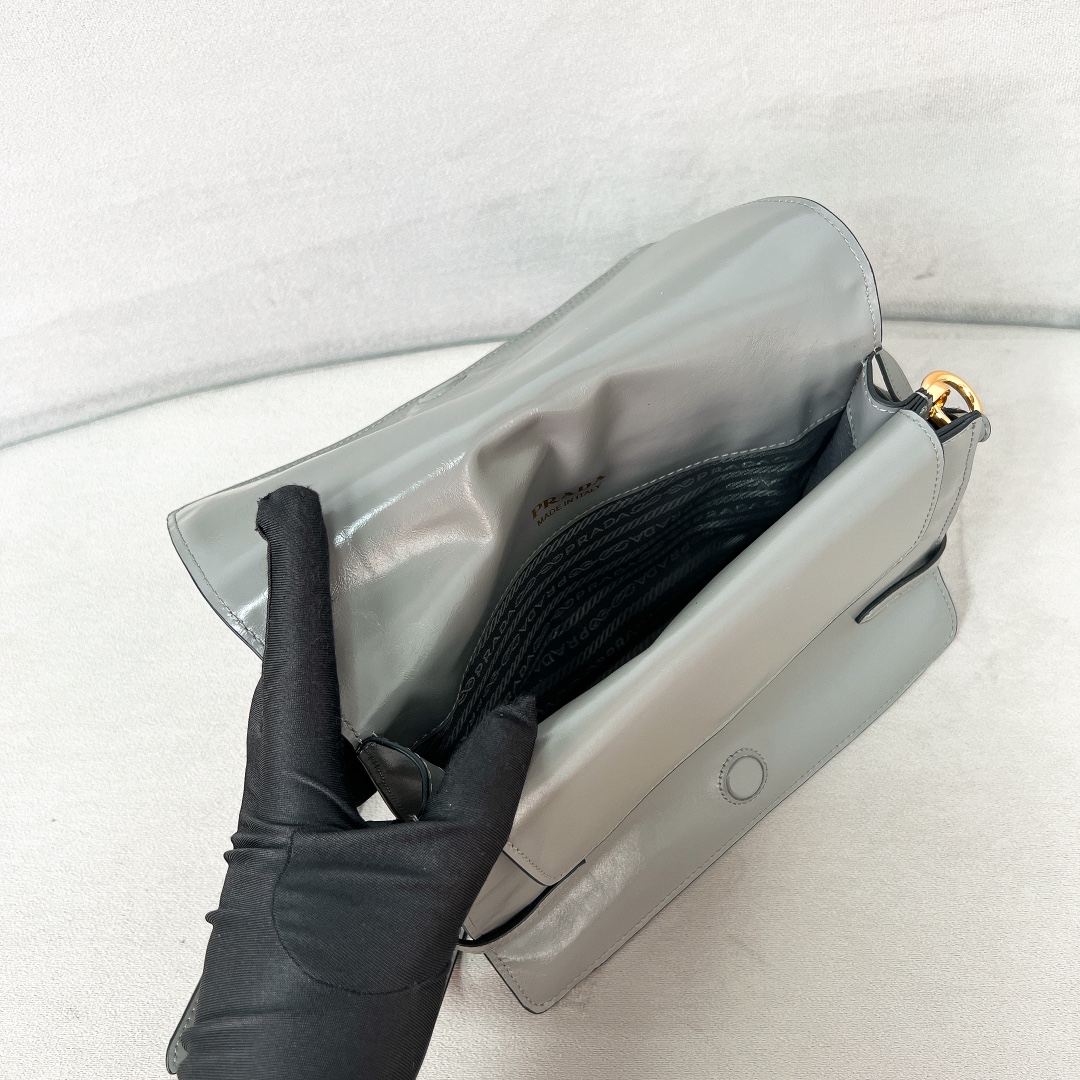 Bagsaaa Pra*a Leather shoulder bag gray - 22*13*8cm