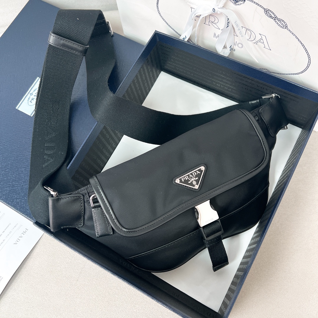 Bagsaaa Pra*a Re-Nylon and leather shoulder bag black - 18*15*5cm