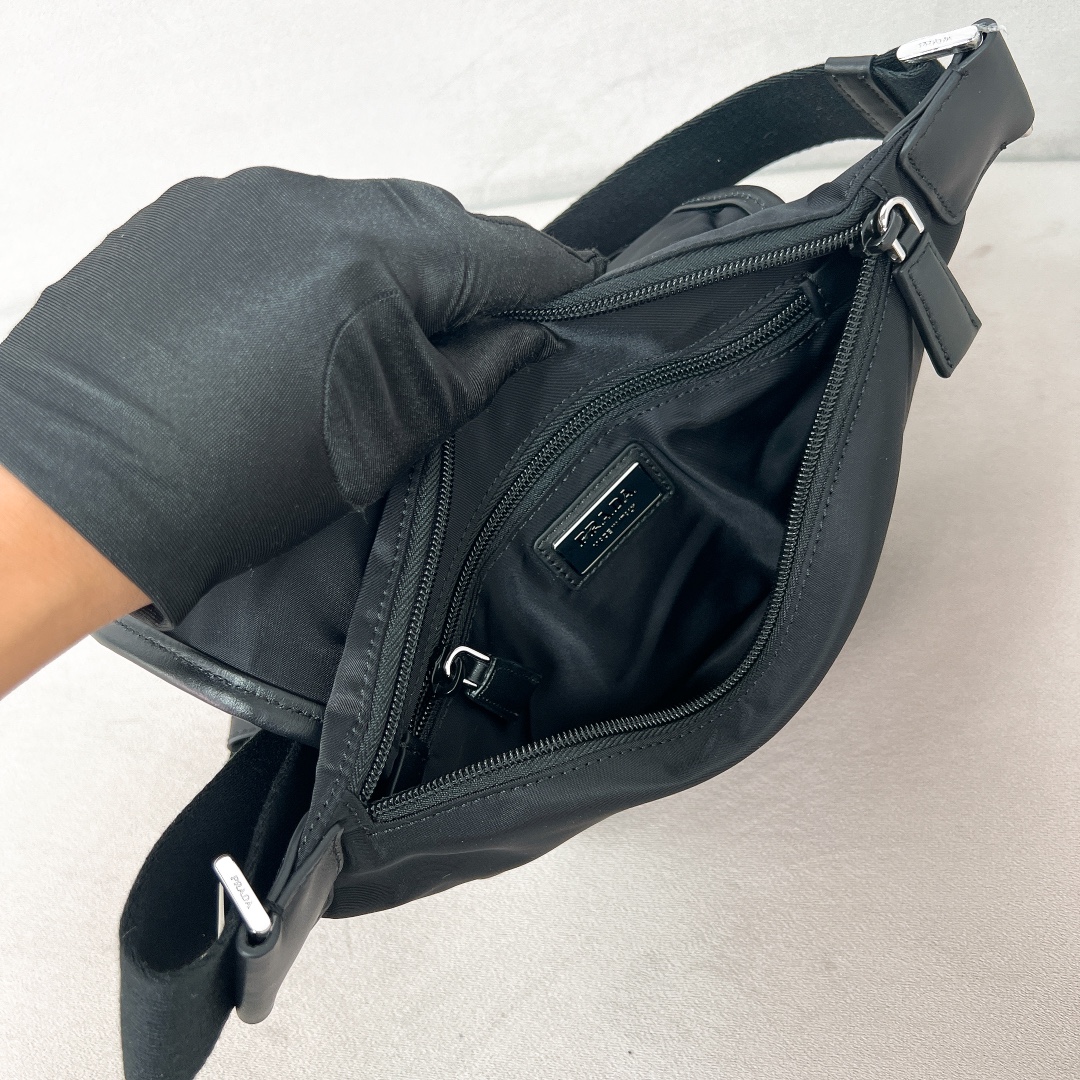 Bagsaaa Pra*a Re-Nylon and leather shoulder bag black - 18*15*5cm