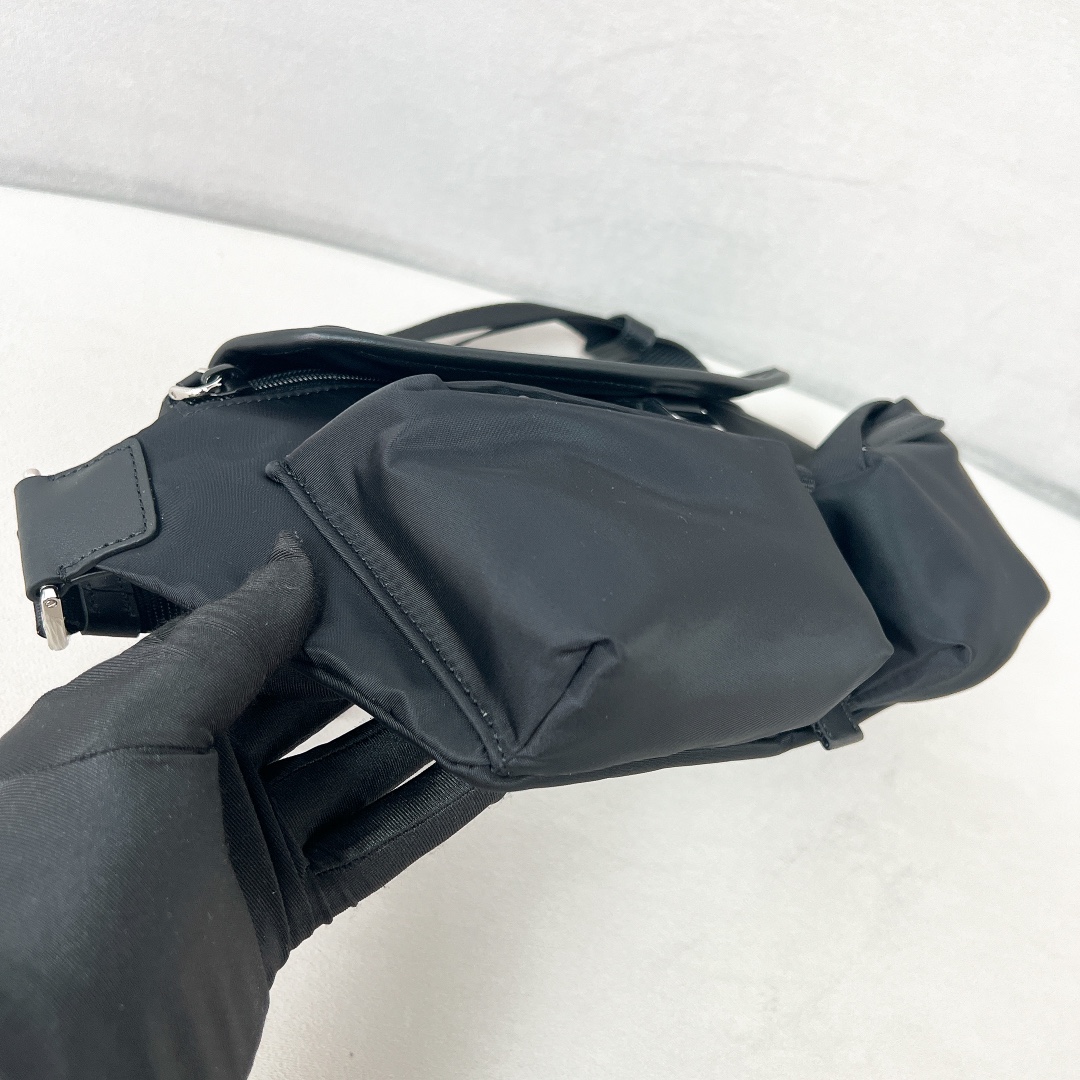 Bagsaaa Pra*a Re-Nylon and leather shoulder bag black - 24*18*5.5cm