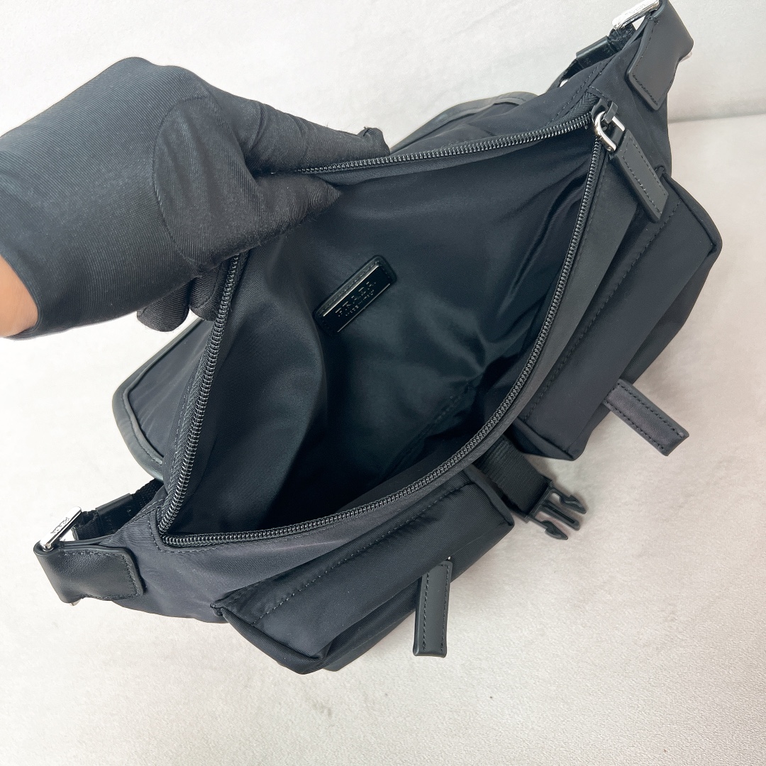 Bagsaaa Pra*a Re-Nylon and leather shoulder bag black - 24*18*5.5cm