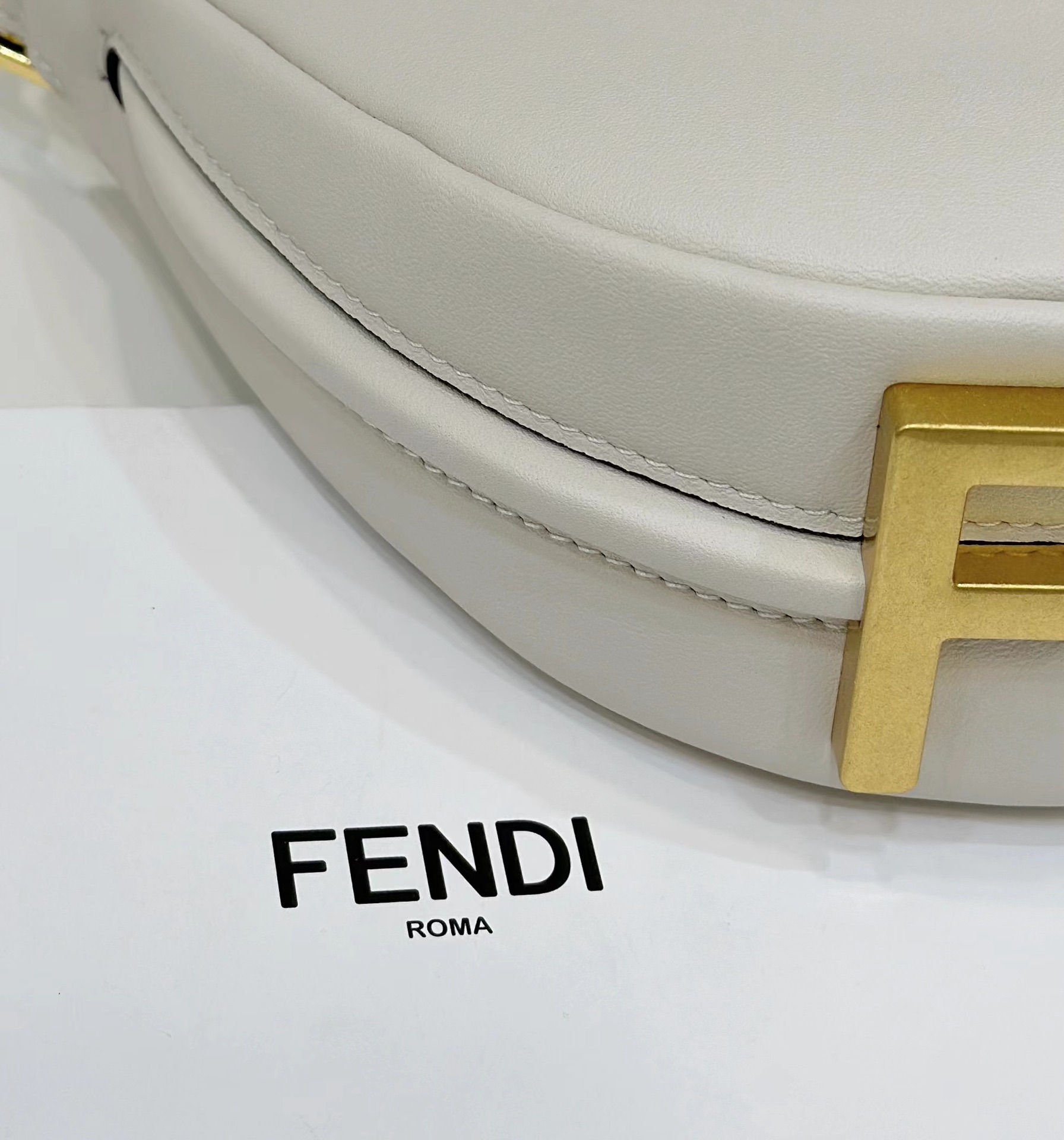 Bagsaaa F**digraphy Mini white leather mini bag - 20x7.5x13cm