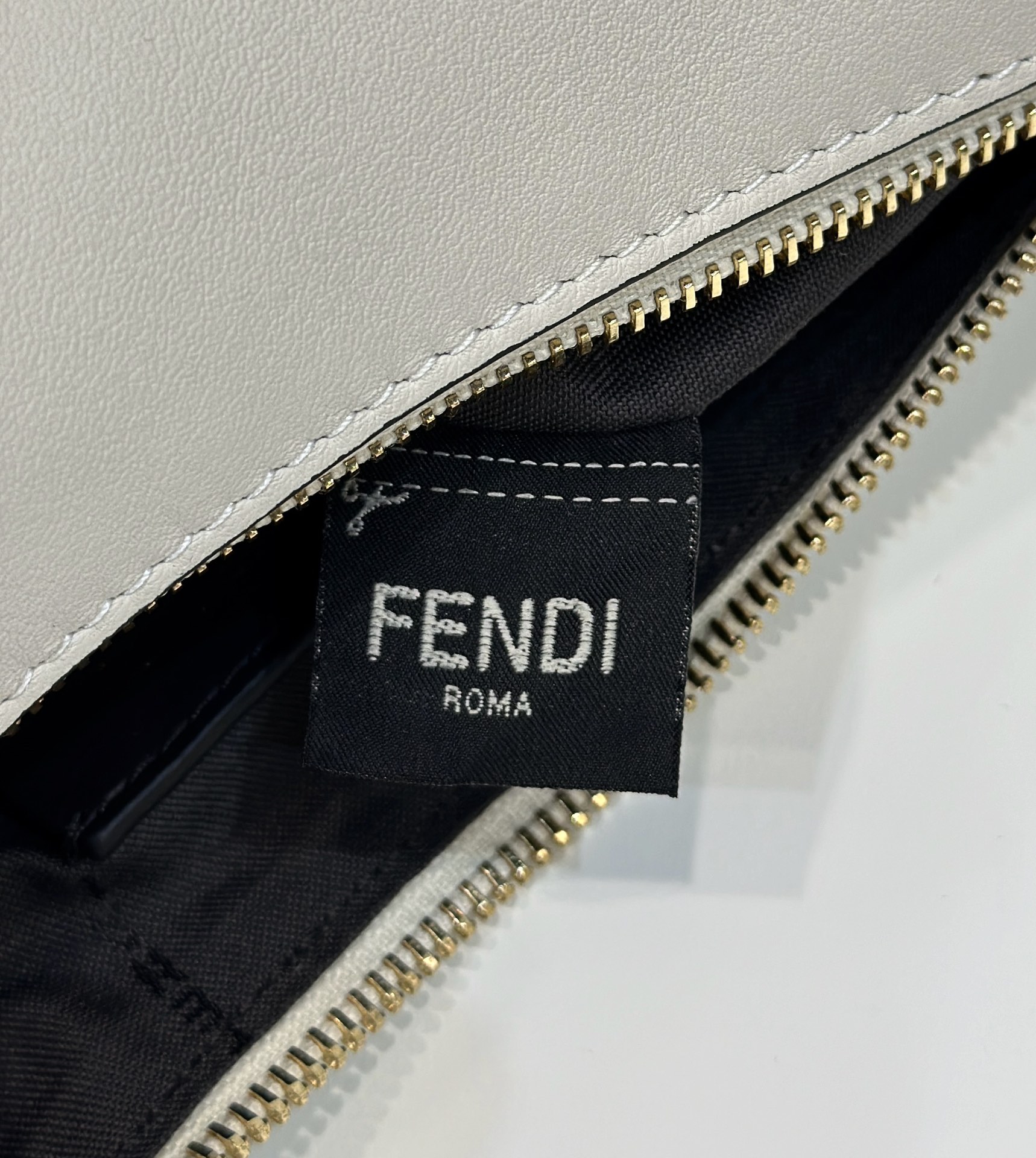 Bagsaaa F**digraphy Mini white leather mini bag - 20x7.5x13cm