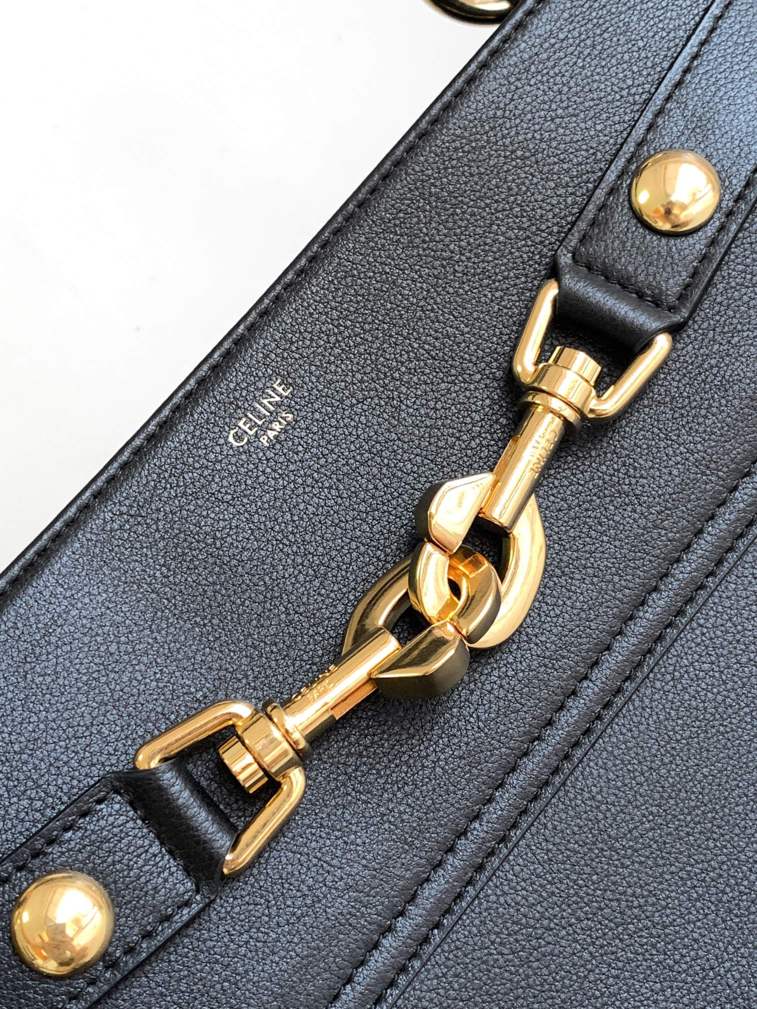 Bagsaaa Ce1i*e Medium Annabel Bag In S*pple Calfskin Black - 36.5 X 28.5 X 10 CM