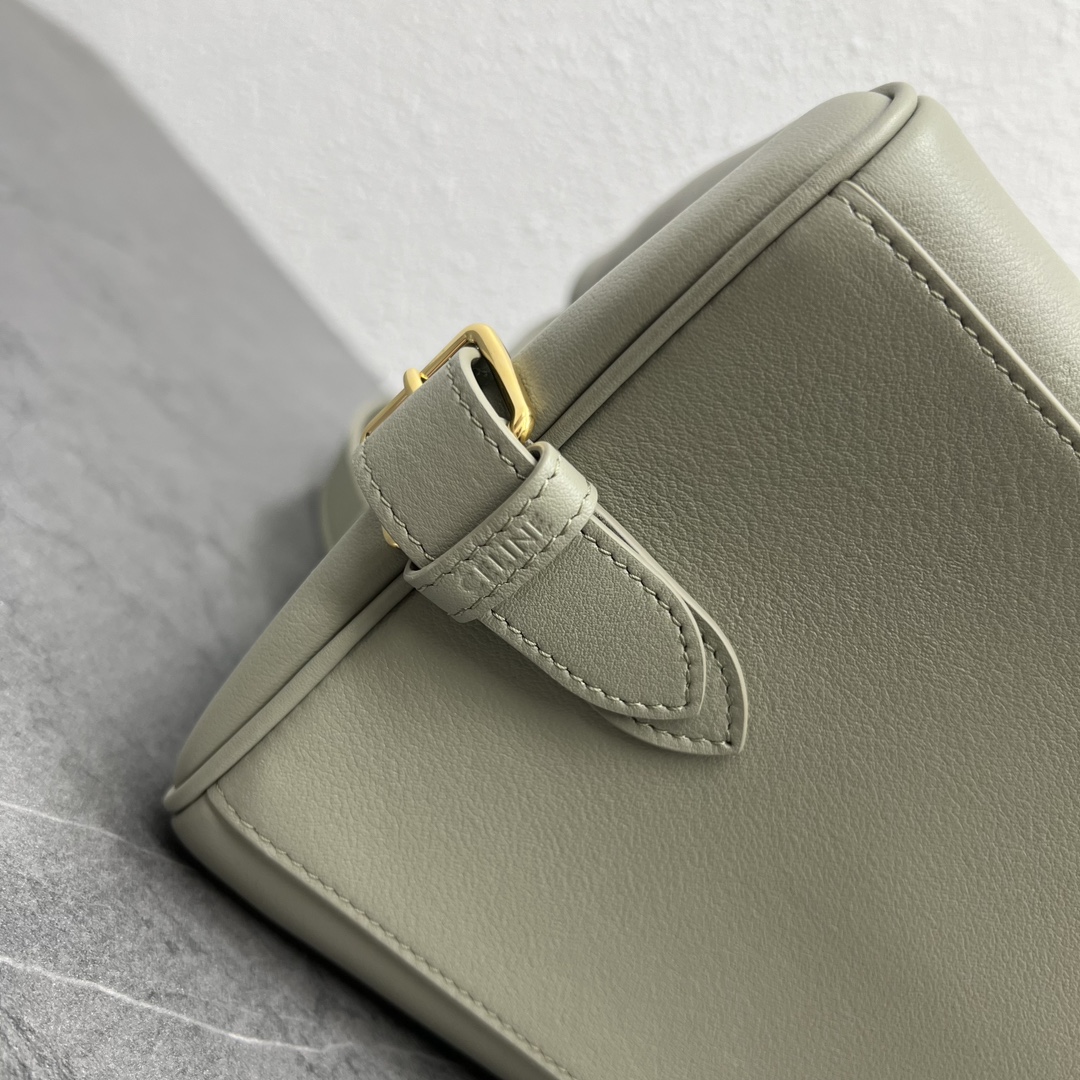 Bagsaaa Ce1i*e Medium Appoline Bag In S*pple Calfskin Green Clay - 37.5 x 22 x 16 CM