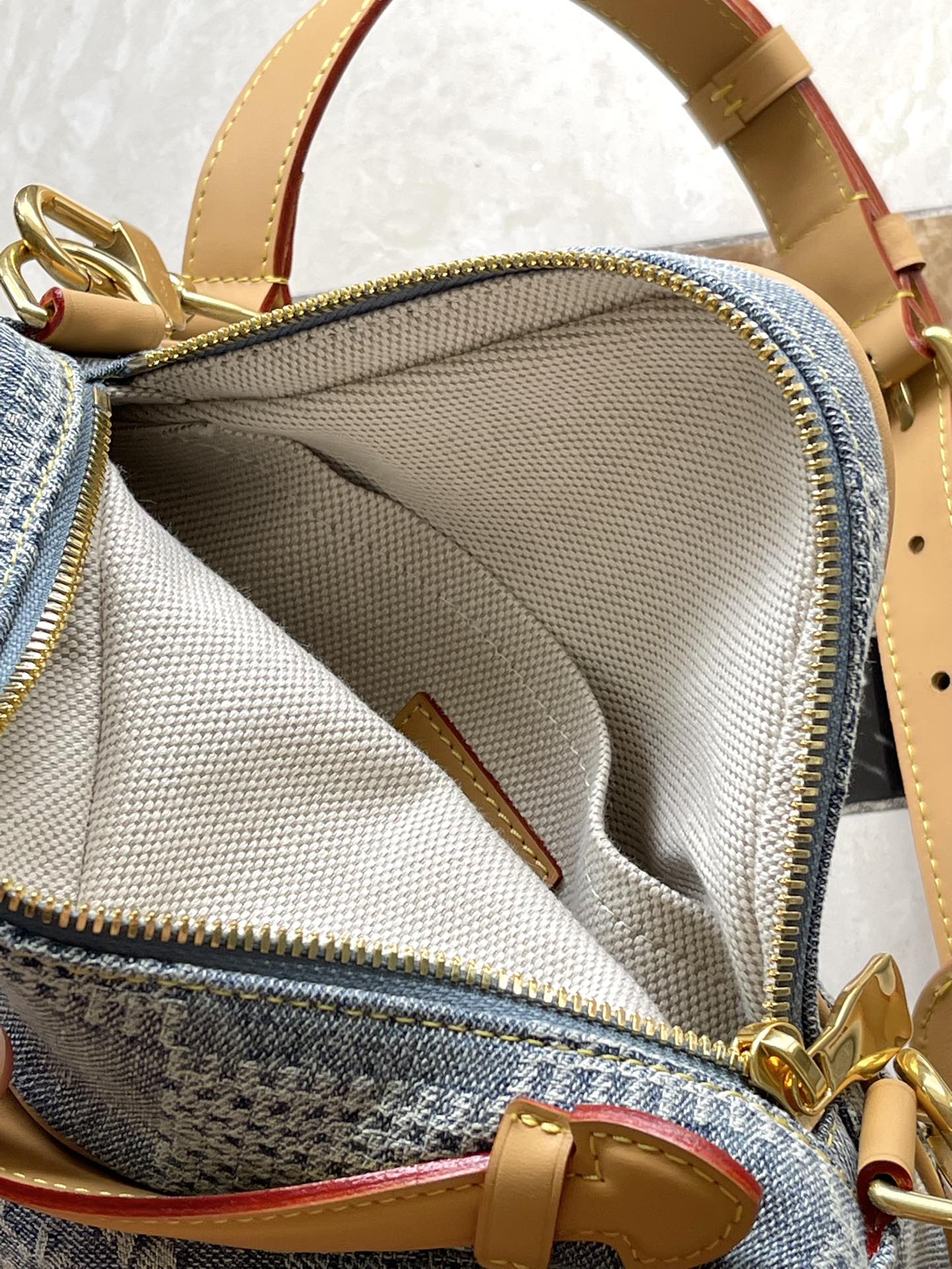 Bagsaaa L0vis Vvtt0n N40706 Chess Messenger Blue - 24 x 24 x 8 cm