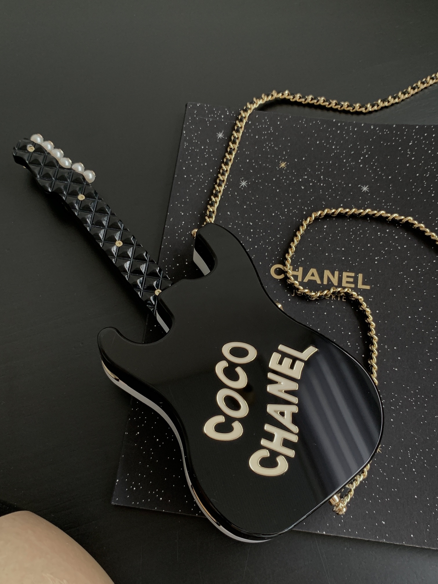 Bagsaaa Ch**el Guitar Minaudiere AS4955 - 10 × 28 × 3.5 cm