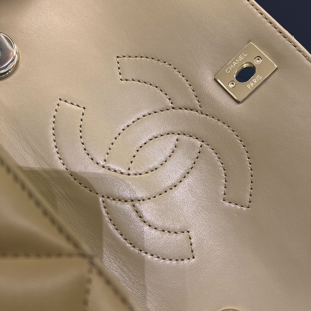 Bagsaaa Ch**el Trendy CC Beige Gold Hardware - 25cm