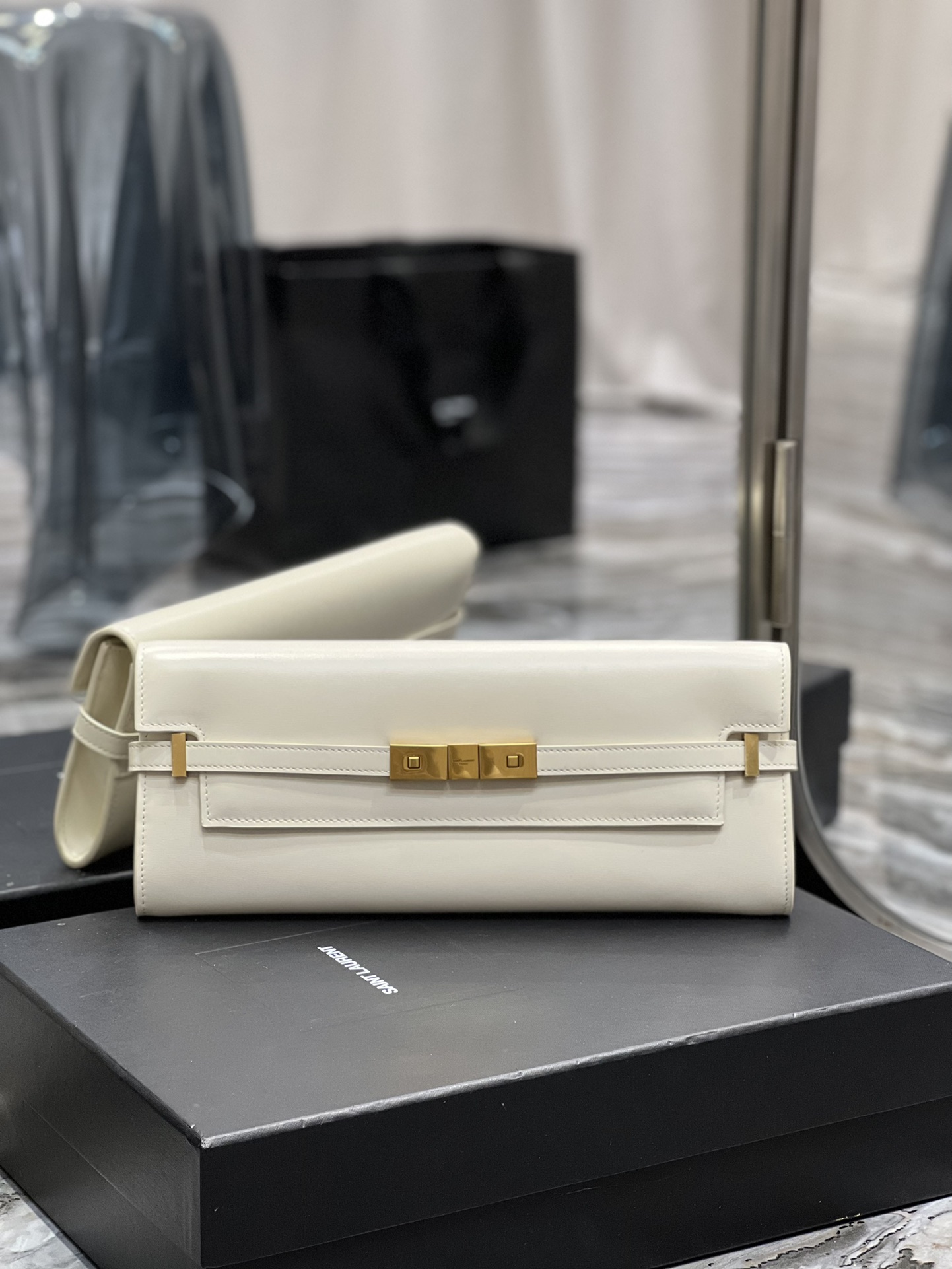 Bagsaaa Y51 Manhattan Clutch White color - 31x14x3cm