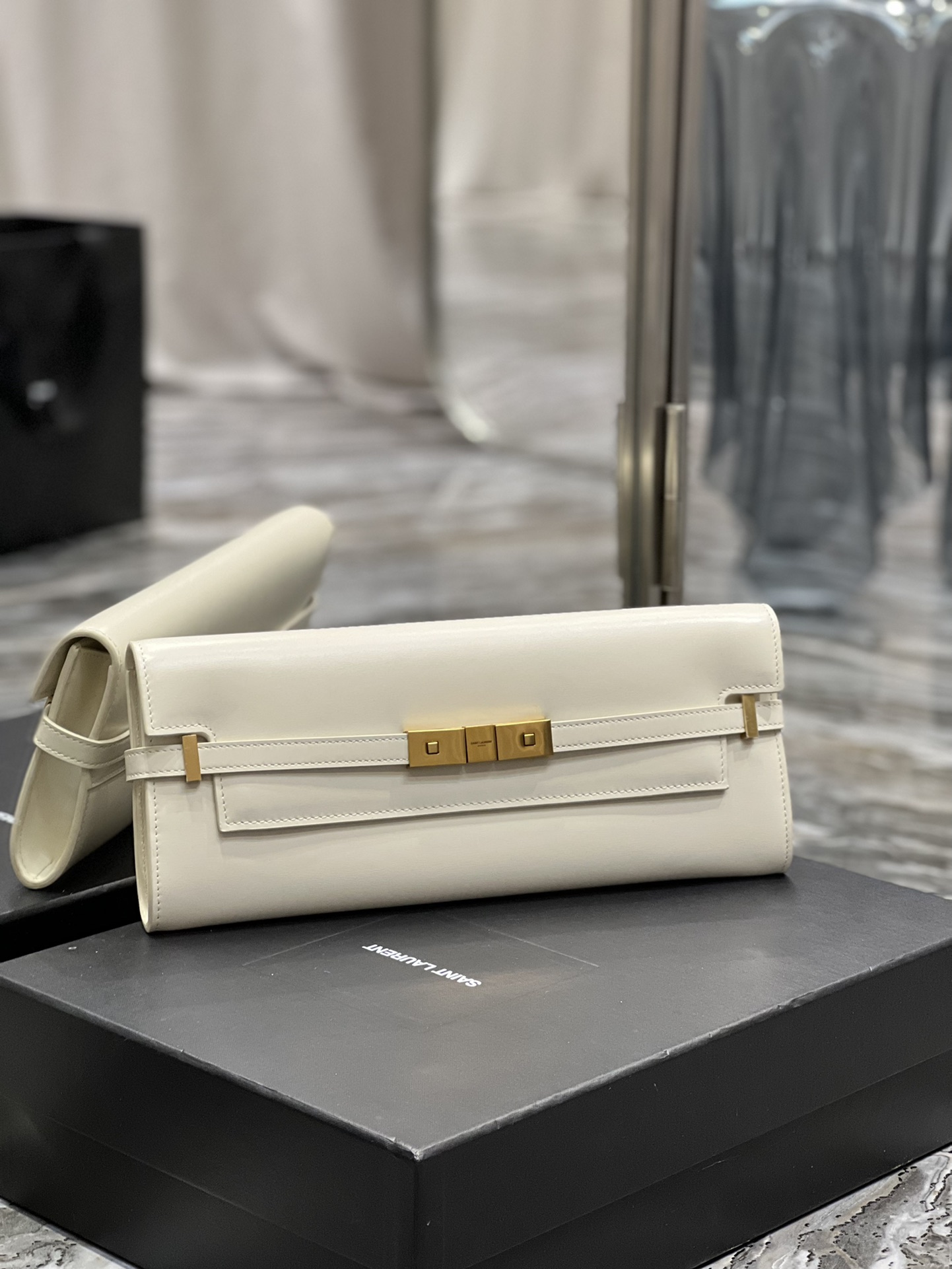 Bagsaaa Y51 Manhattan Clutch White color - 31x14x3cm