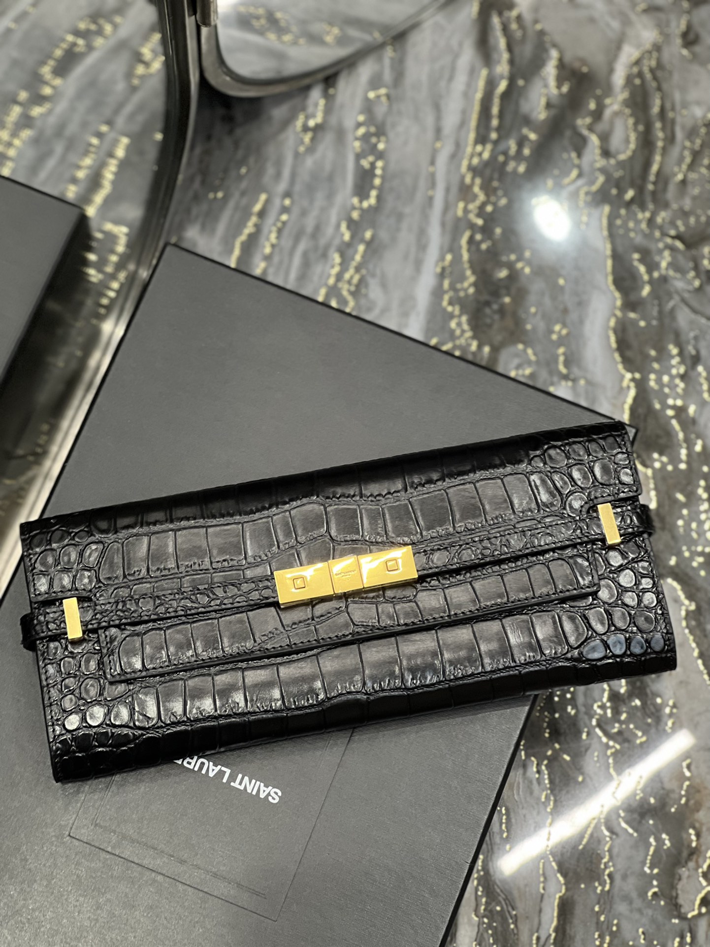 Bagsaaa Y51 Manhattan Clutch In Crocodile-Embossed Leather black - 31 X 14 X 3 CM