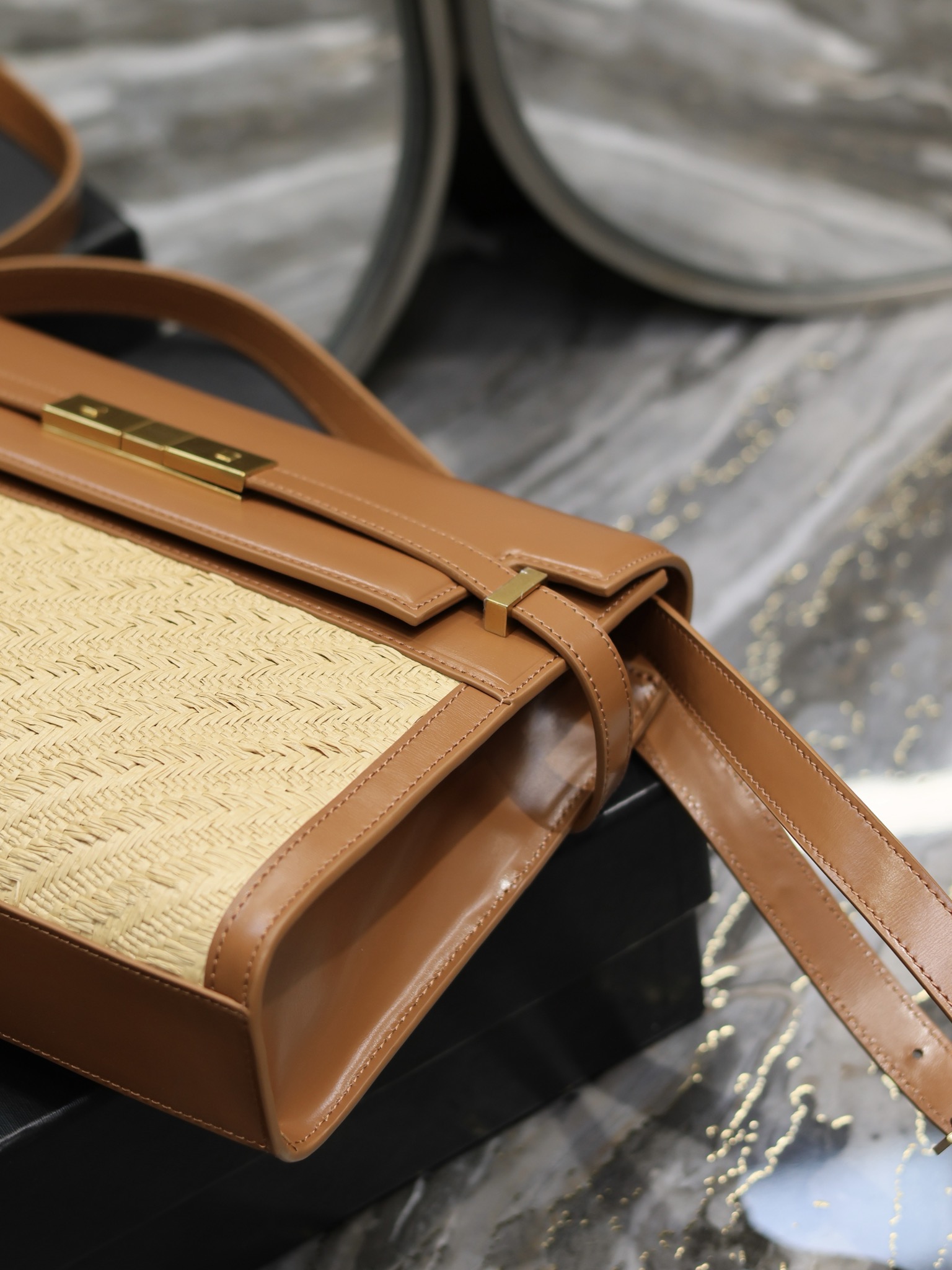 Bagsaaa Y51 Medium Manhattan Shoulder Bag Raffia & Brown Calfskin - 29 x 20 x 7.5 cm
