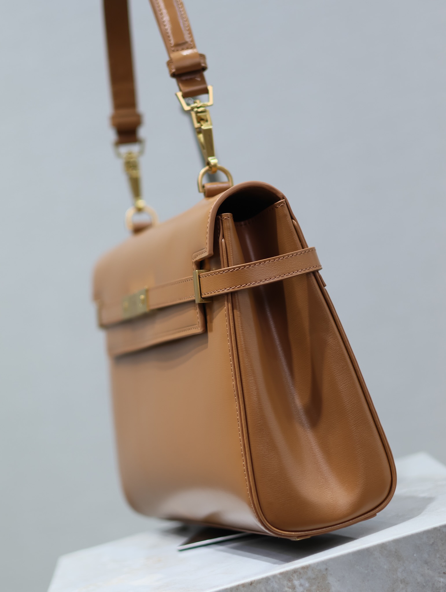 Bagsaaa Y51 Manhattan Top-Handle In Box Sa1nt Lau*nt Brown - 32.5 X 22.5 X 10.5 CM