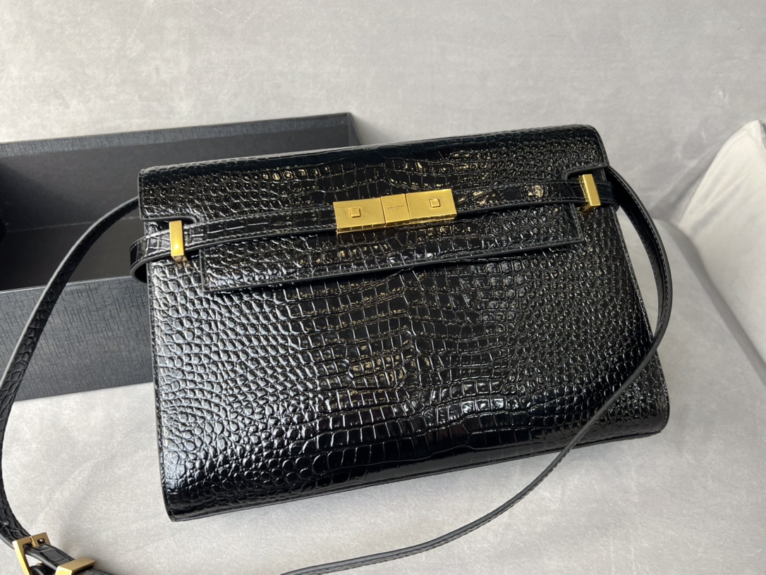 Bagsaaa Y51 Manhattan In Shiny Crocodile-Embossed Leather Black - 29 x 20 x 7,5 CM
