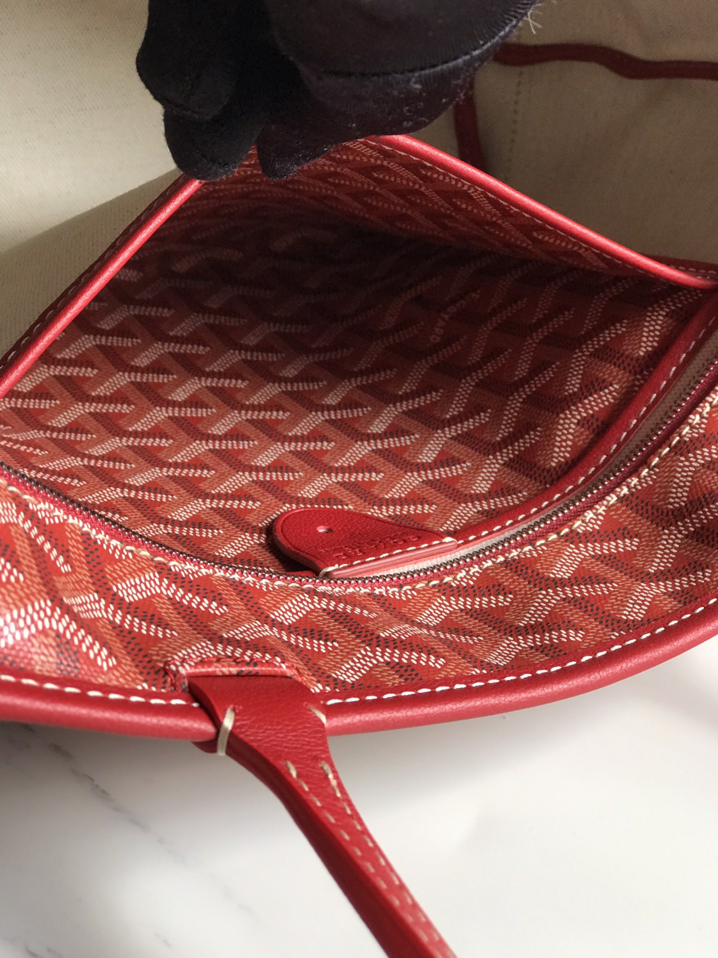 Bagsaaa G09ard Artois PM Bag Red - 25 x 14 x 30 cm