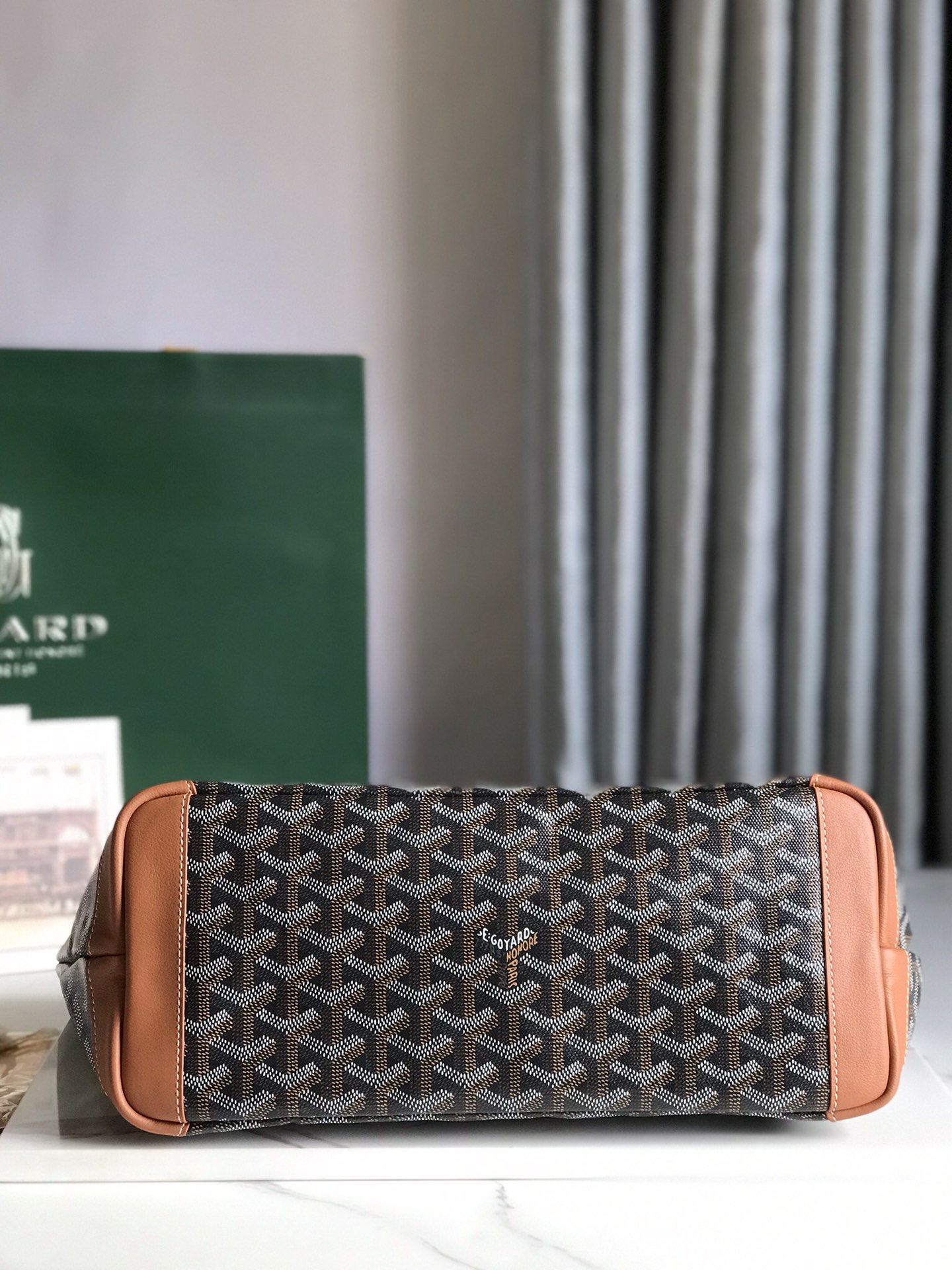 Bagsaaa G09ard Artois PM Bag Black & Tan - 25 x 14 x 30 cm