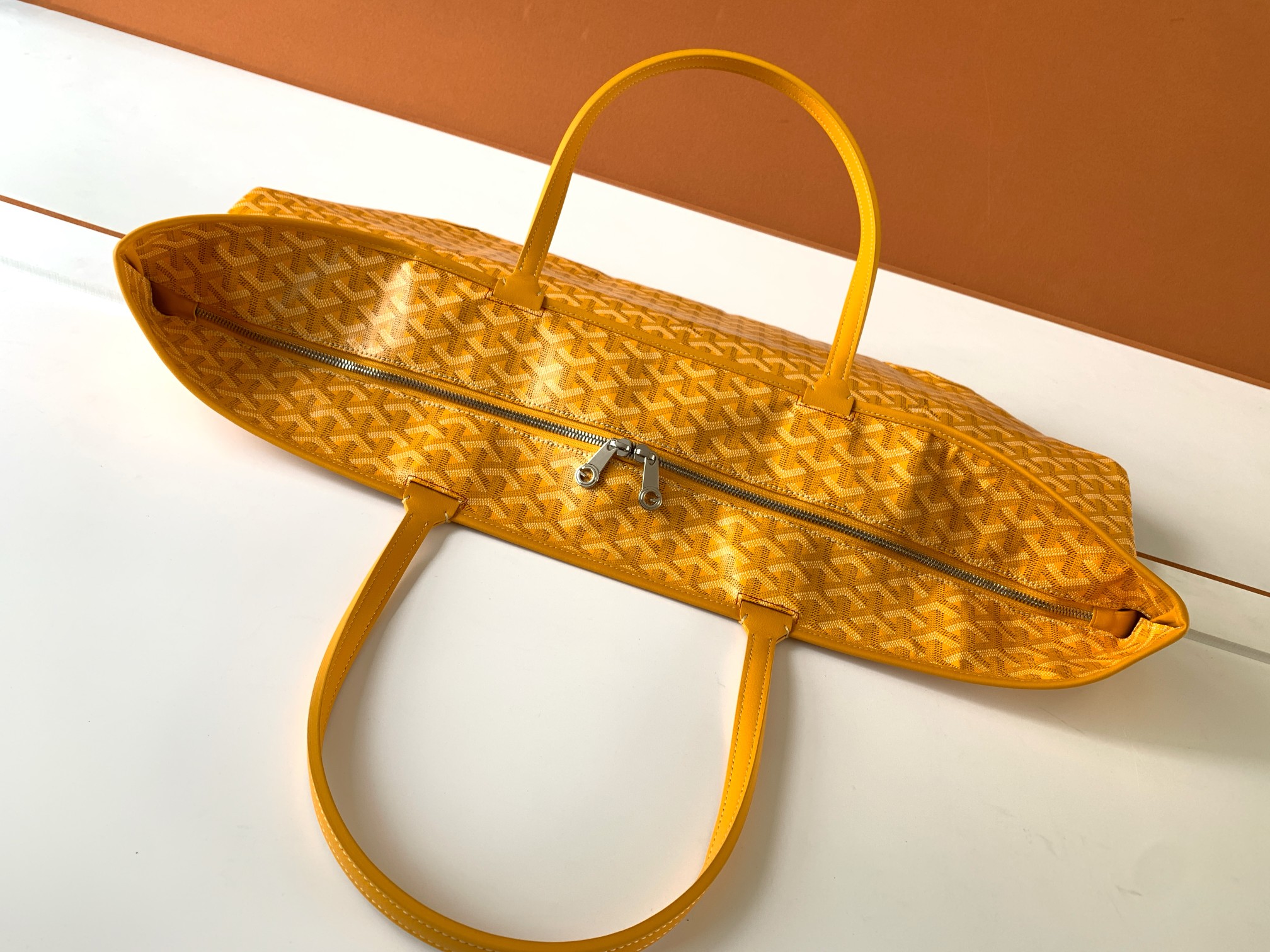 Bagsaaa G09ard Artois GM Bag Yellow - 68 x 24 x 37 cm