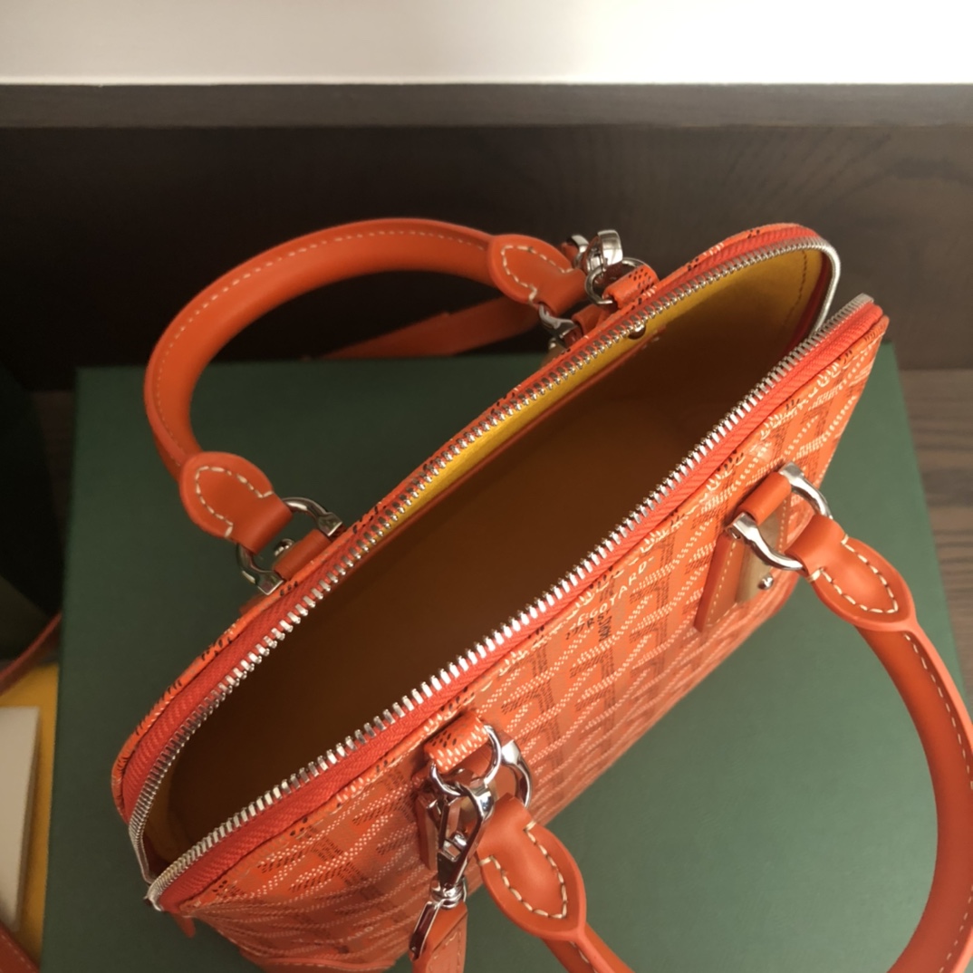 Bagsaaa G09ard Vendôme Mini Bag Orange - 23 x 10.5 x 18.5 cm