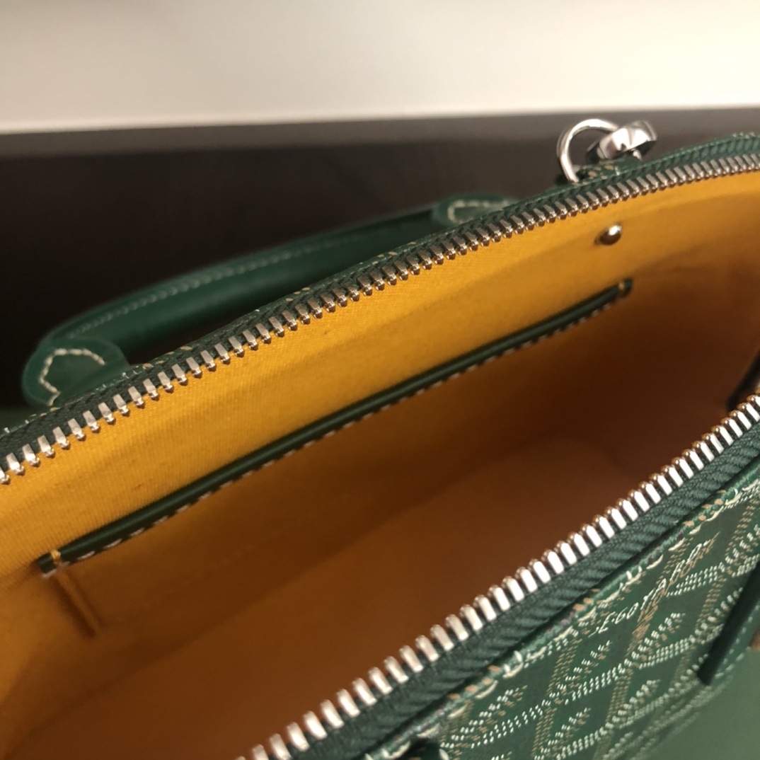 Bagsaaa G09ard Vendôme Mini Bag Green - 23 x 10.5 x 18.5 cm