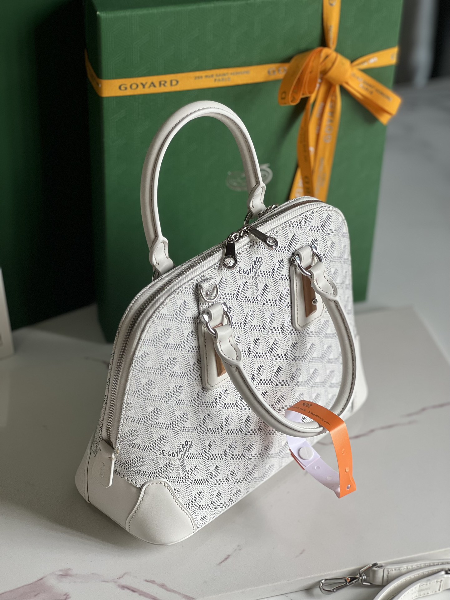 Bagsaaa G09ard Vendôme Mini Bag White - 23 x 10.5 x 18.5 cm