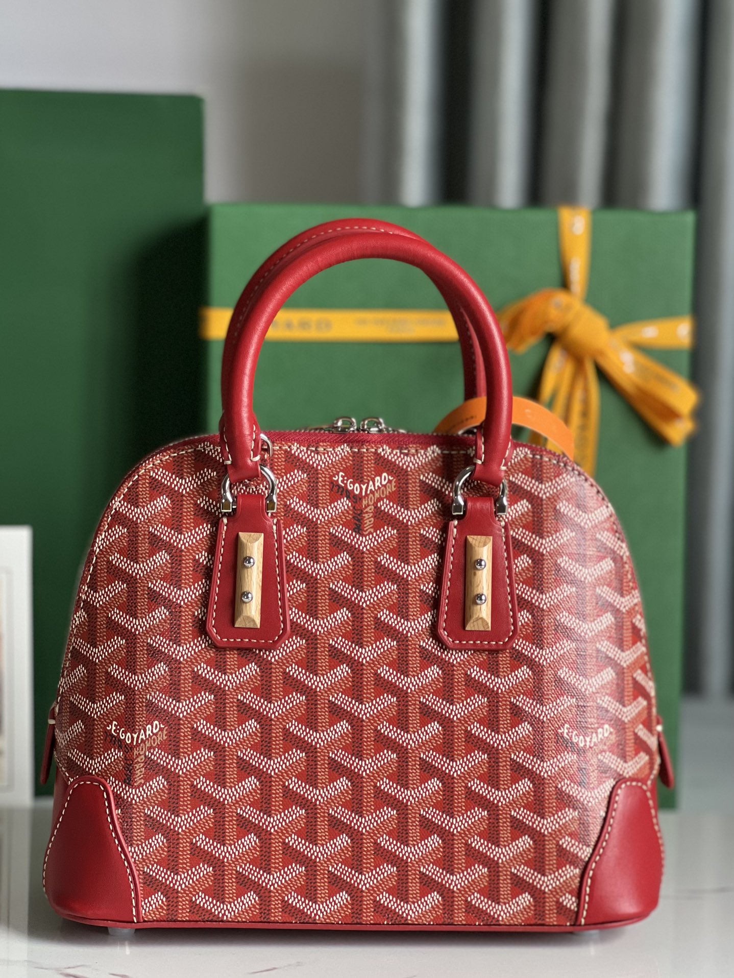 Bagsaaa G09ard Vendôme Mini Bag Red - 23 x 10.5 x 18.5 cm